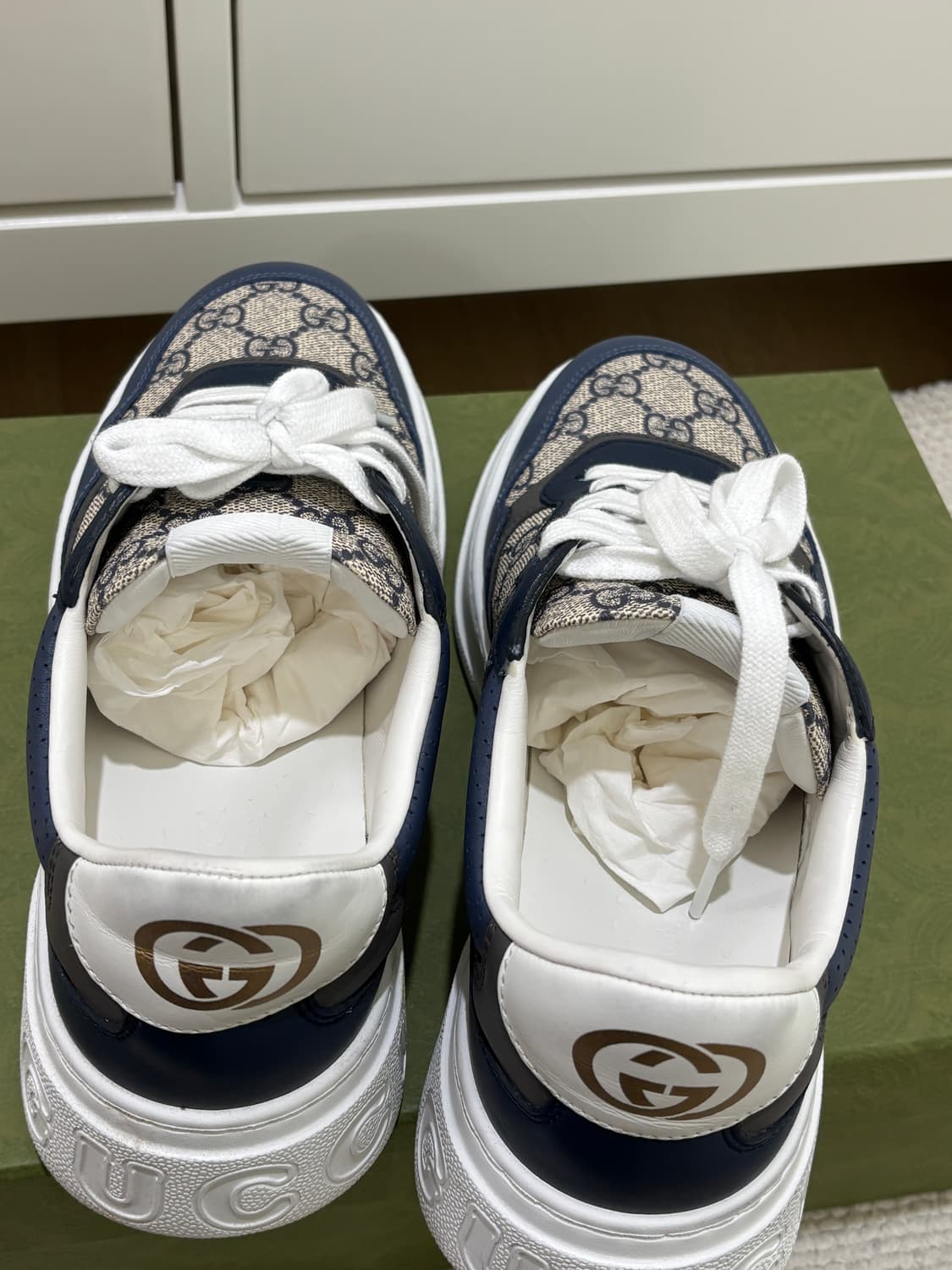 구찌 GG로고 청키 스니커즈 상품이미지8