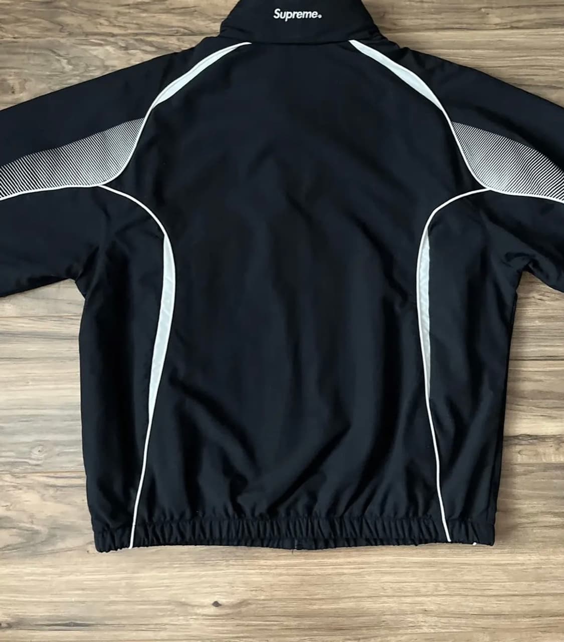 슈프림 x 엄브로 트랙 자켓 블랙 - 22SS 상품이미지8