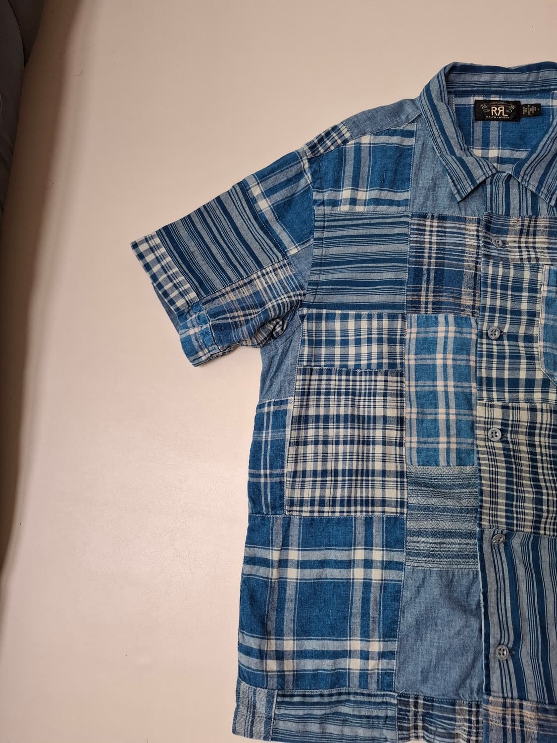 L 사이즈 RRL 인디고 블루 패치워크 반팔 셔츠입니다. 독특한 패치워크 상품이미지3