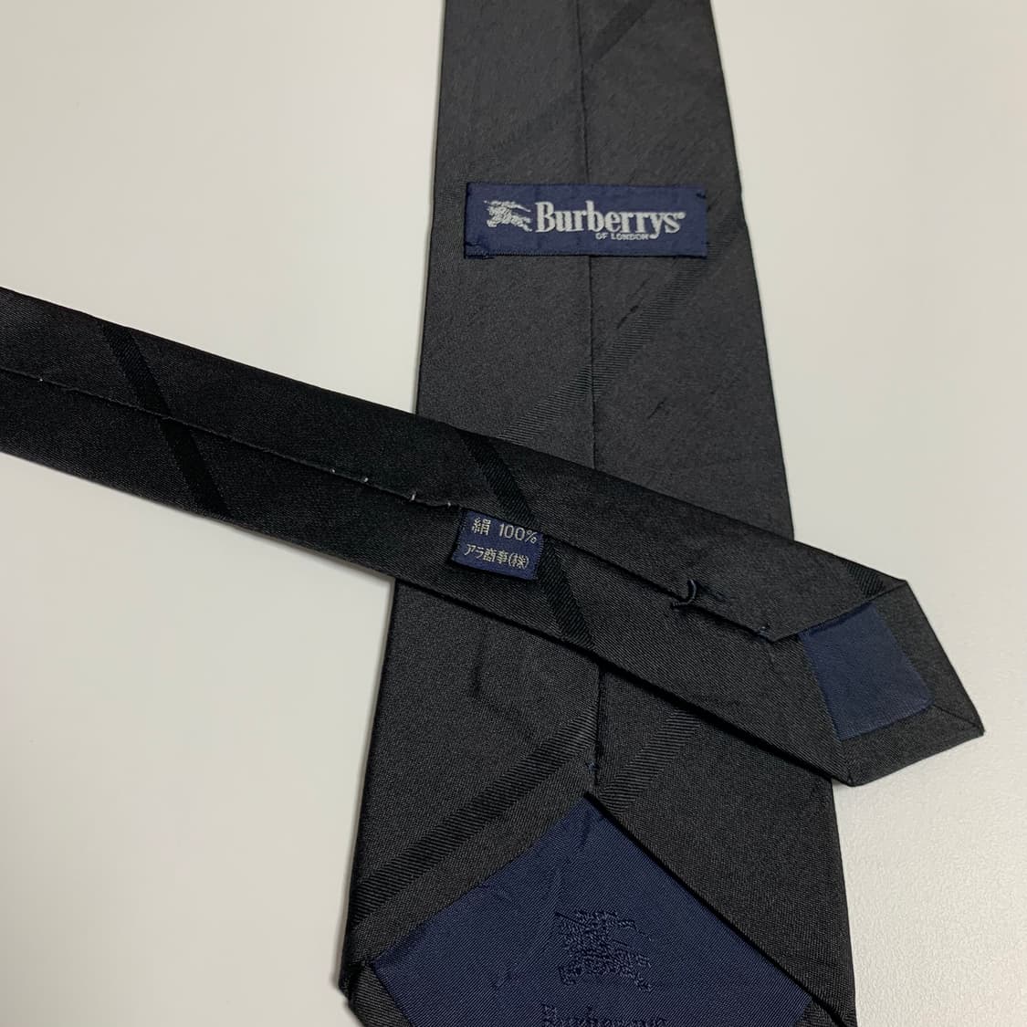 버버리(BURBERRY) 블랙컬러 스트라이프 명품넥타이 심플로고 A+ 상품이미지7