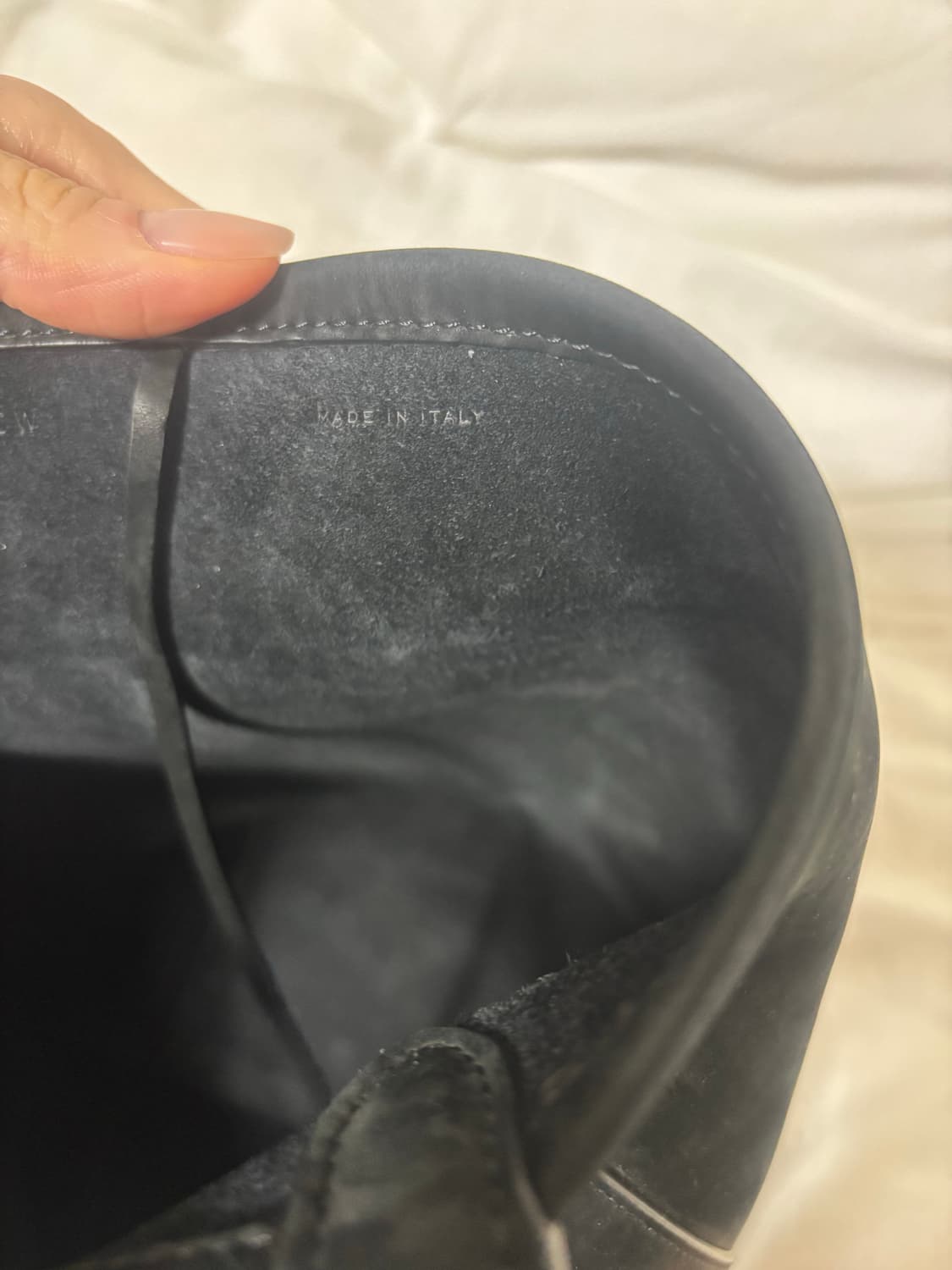 The row 더로우 파크백 미듐 누벅 스웨이드 블랙 상품이미지5