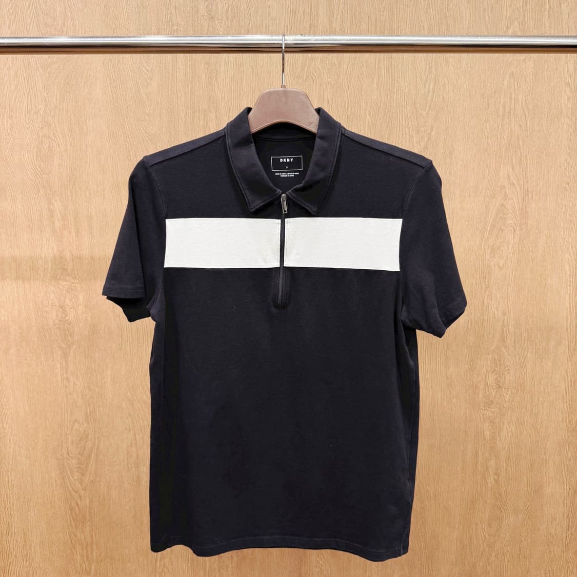 도나카란 하프 집업 PK 반팔 지퍼 디테일 화이트 가로 배색 상품이미지2