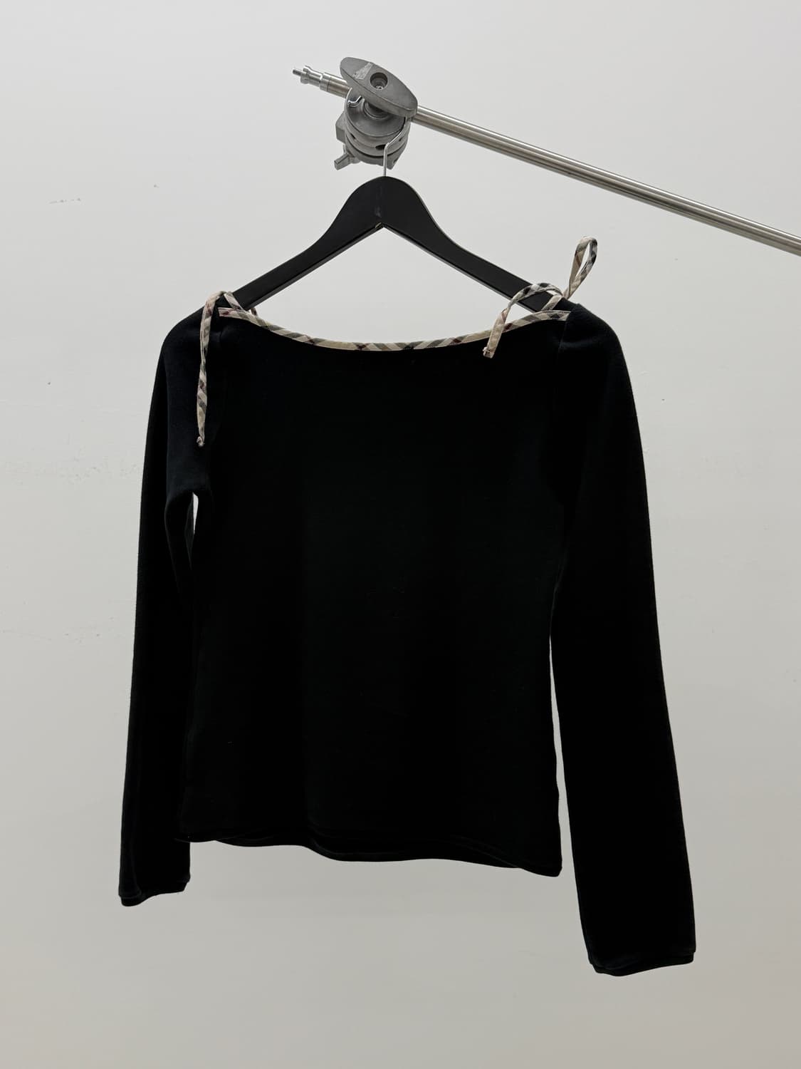 Burberry 버버리 체크 리본 숄더 블랙 롱슬리브 상품이미지4