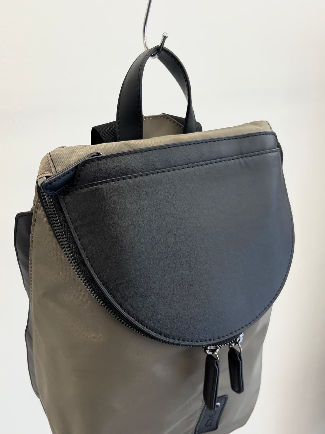 Y’SACCS 코듀라 레더 백팩 상품이미지4