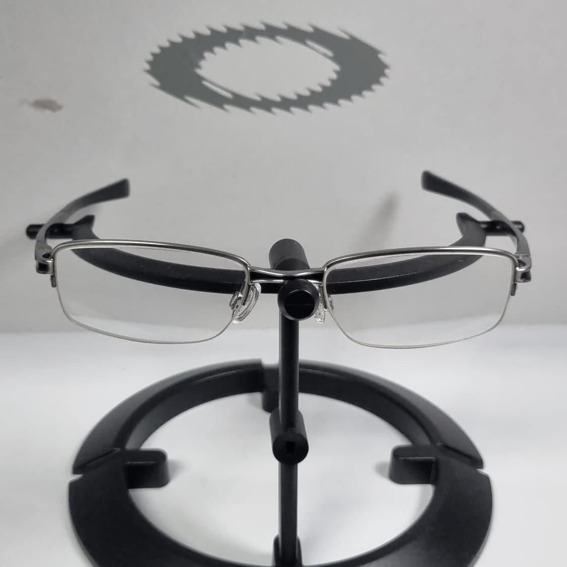 오클리 반무테 안경 캘리퍼 브러쉬드 크롬 상품이미지3