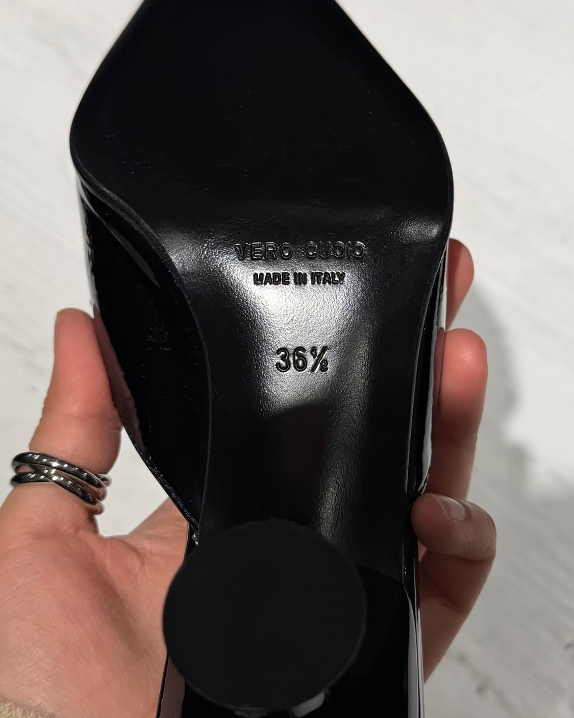 미우미우 블랙 리본 페이턴트 레더 샌들 뮬 상품이미지8