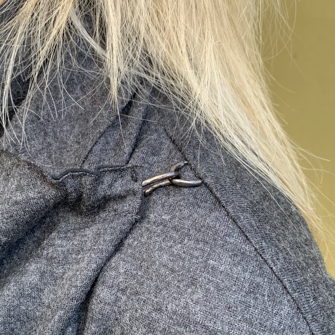 헬무트랭 드레이프 925실버참 랩 가디건 상품이미지4