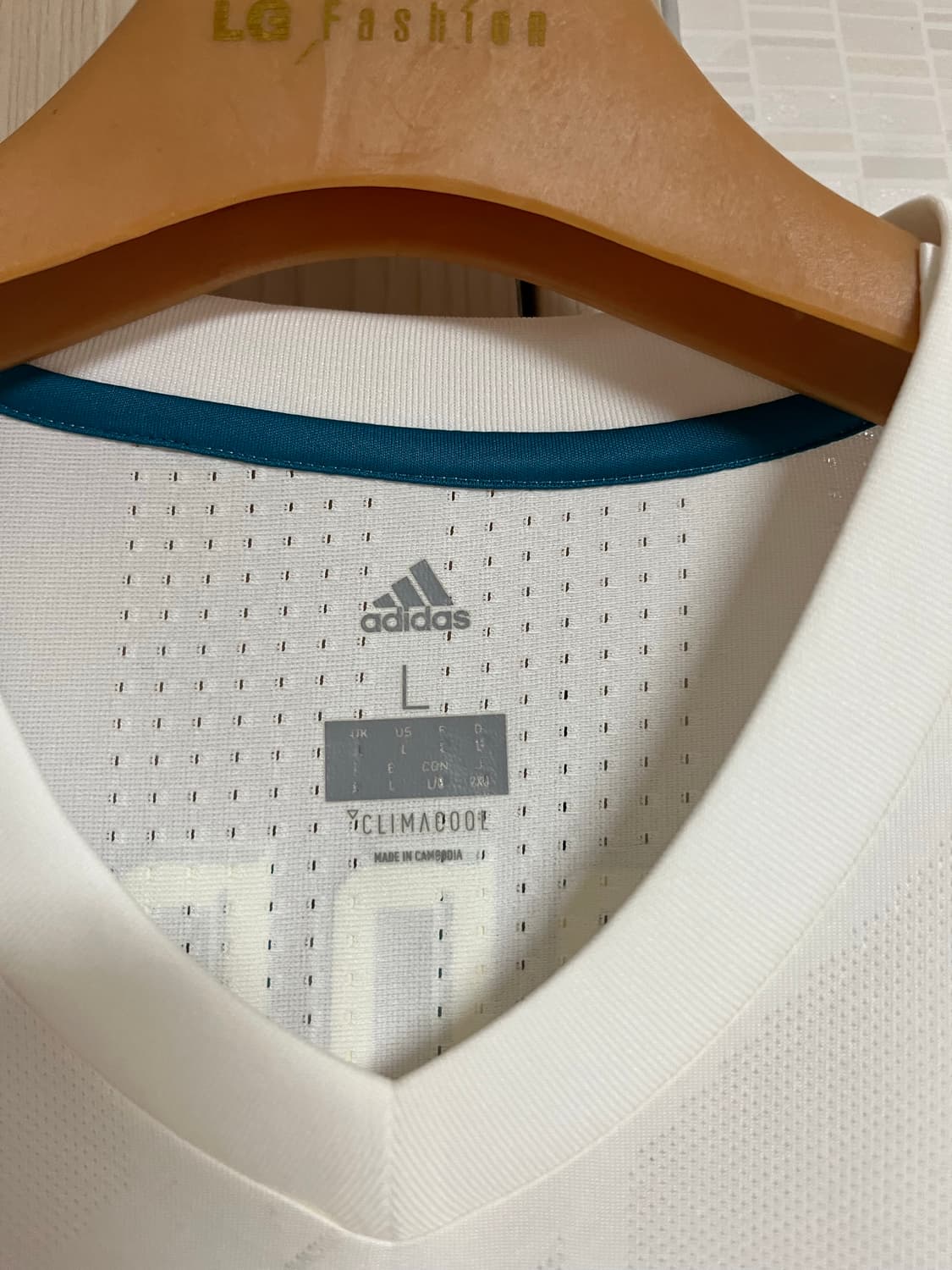 [L] 레알 마드리드 17-18 어센틱 홈 유니폼 모드리치 상품이미지4