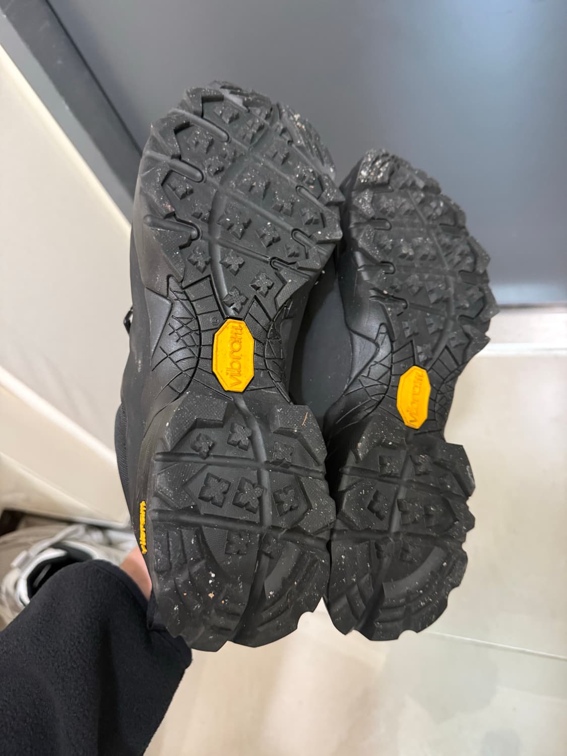 로아 카타리나 블랙 42 상품이미지3