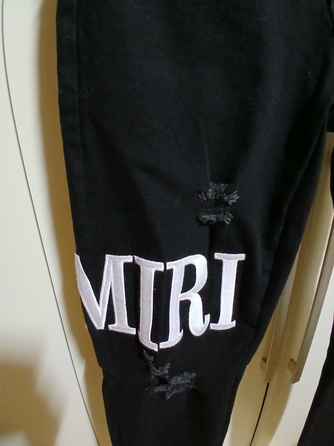 알마니 블랙  데미지로고  청바지  상품이미지3