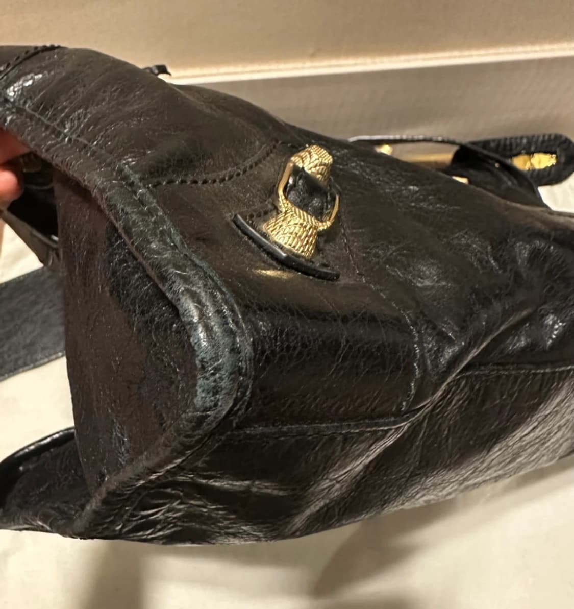 발렌시아가 모터백 시티백 블랙 상품이미지6