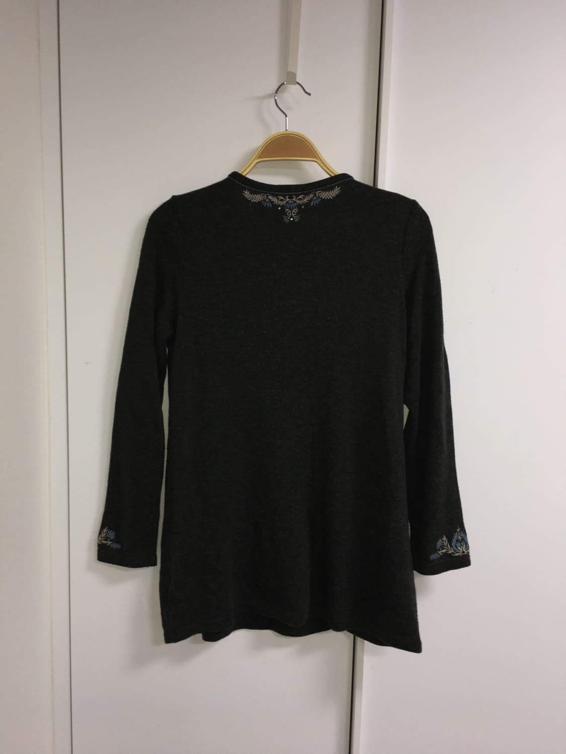 차콜 에스닉 vtg 니트 상품이미지3