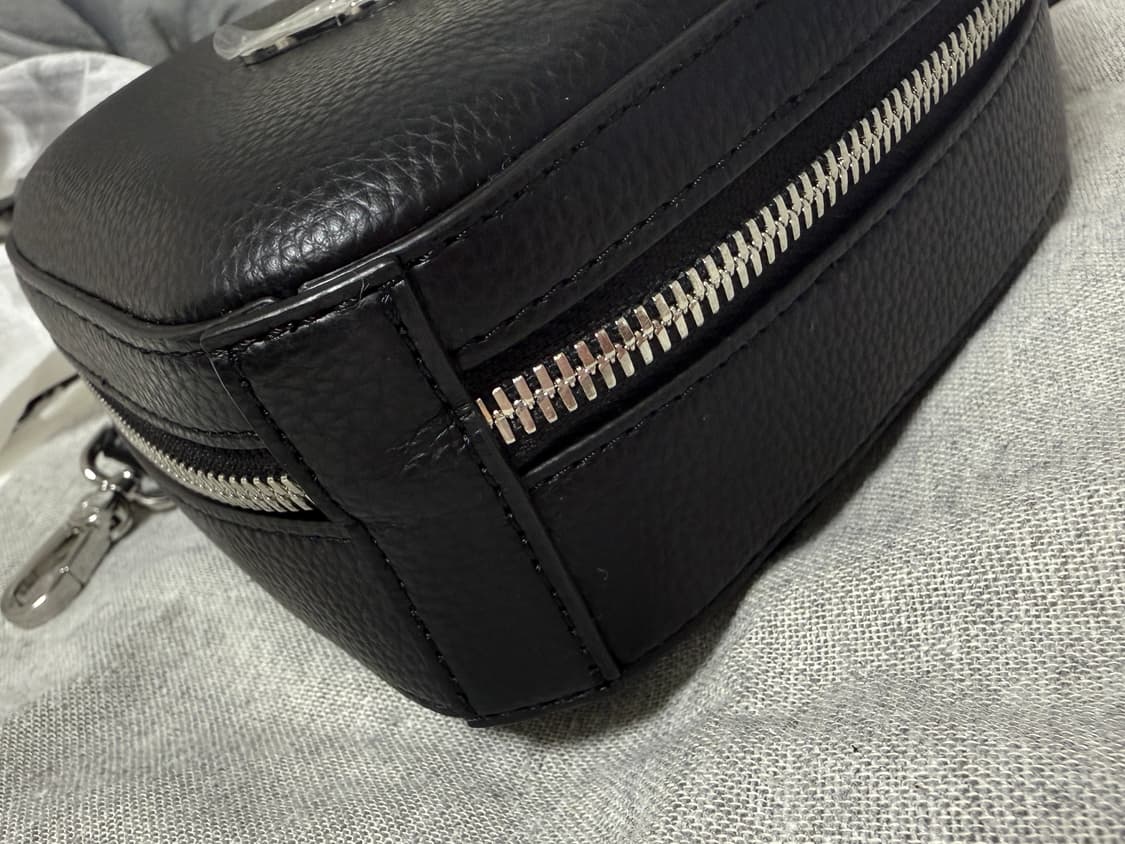 비비안웨스트우드 미니 하트 가죽 백팩 판매 상품이미지5