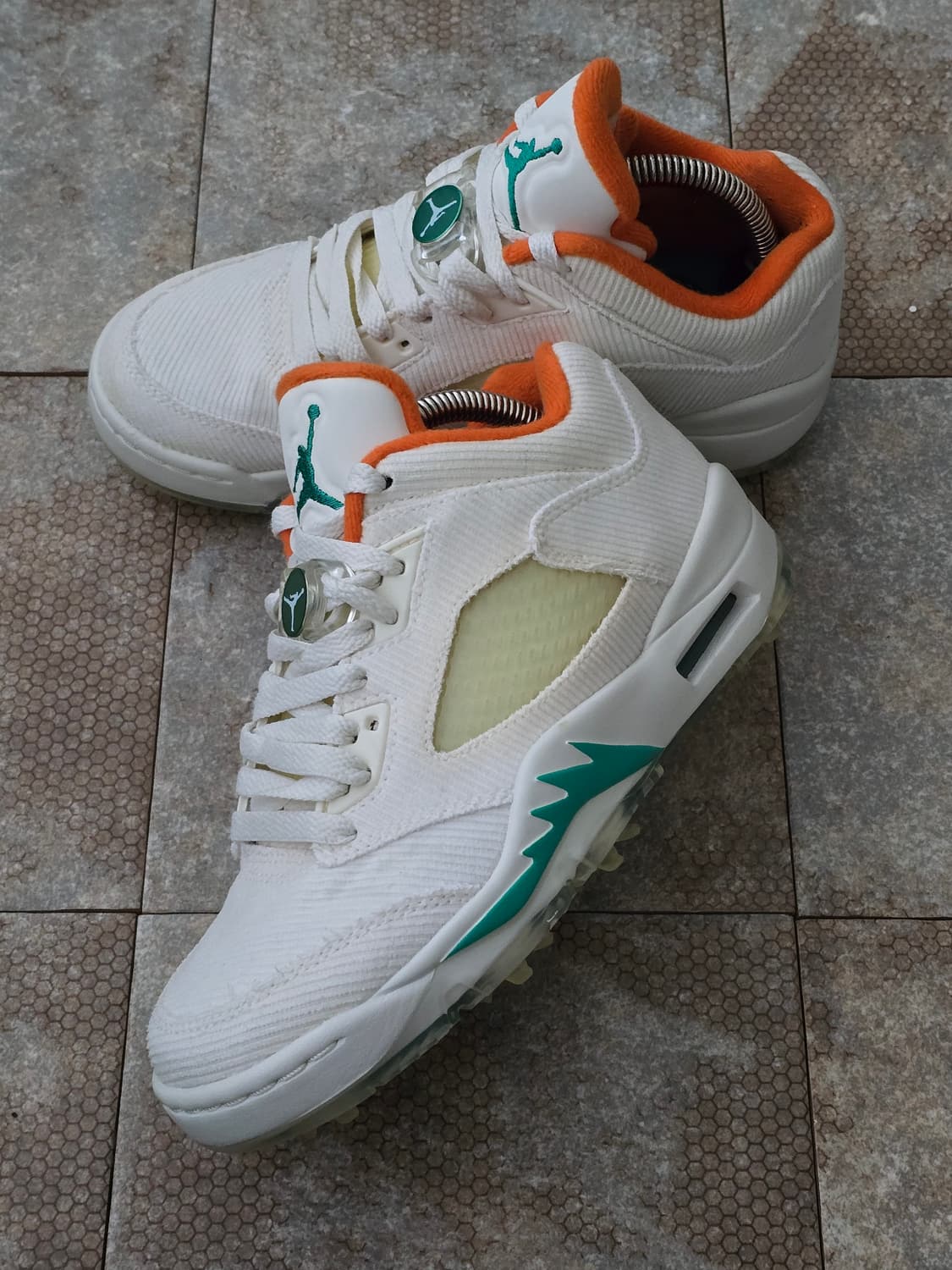 (230)나이키 에어 조던 5 로우 g 럭키 앤 굿  상품이미지3