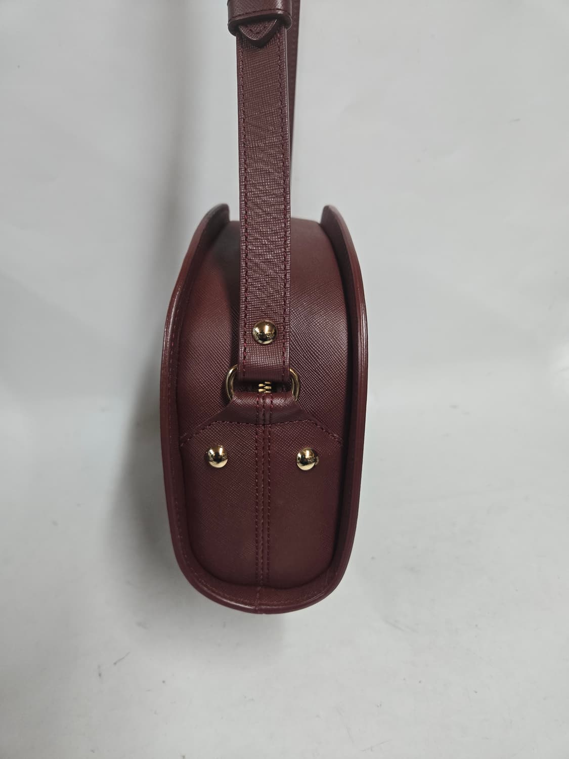 A.P.C. 하프문 크로스백 버건디 상품이미지3