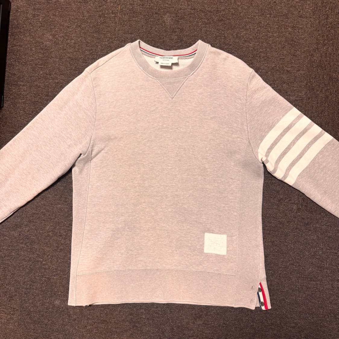 톰브라운 맨투맨 그레이 상품이미지1