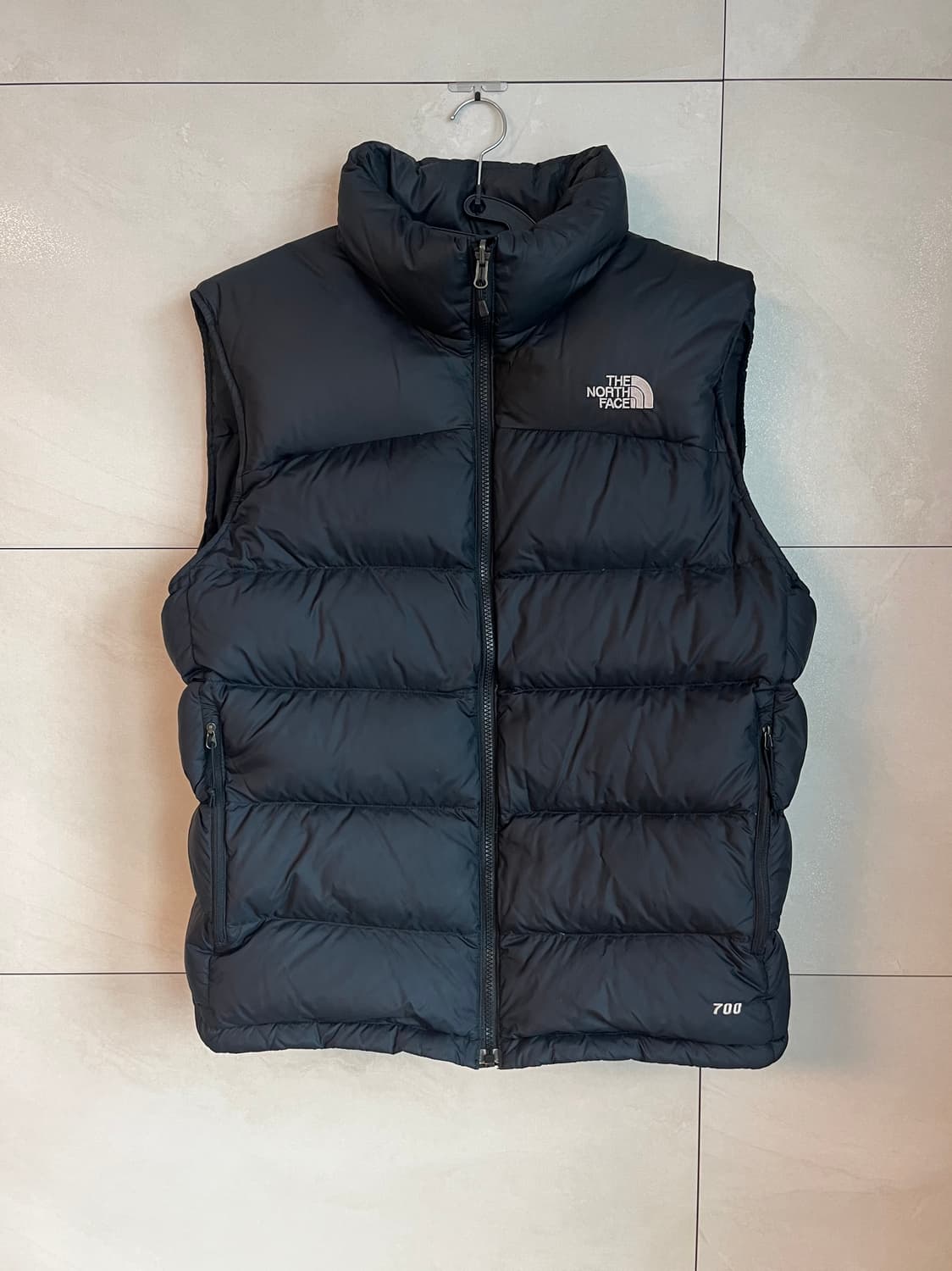 노스페이스 눕시 700 패딩 조끼 블랙 [L] 상품이미지1