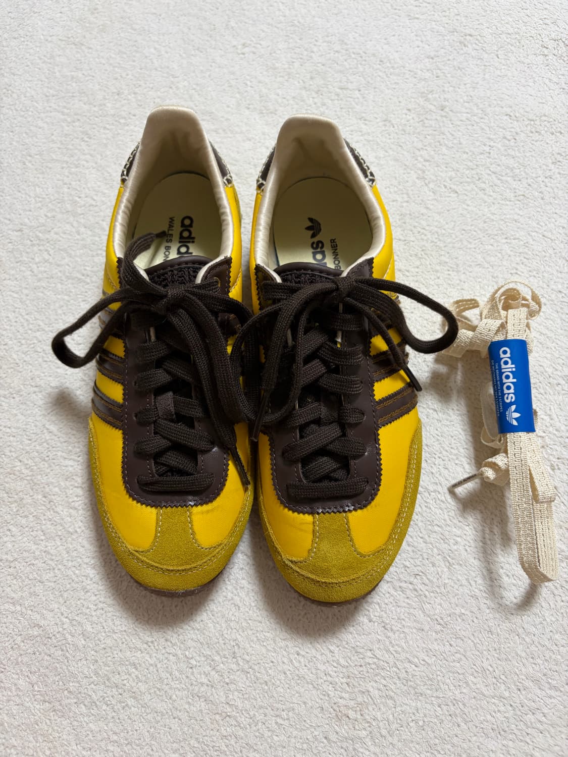 [235] 아디다스x웨일스 보너 재팬 슈즈 (헤이지 옐로우/다크 브라운) 상품이미지1