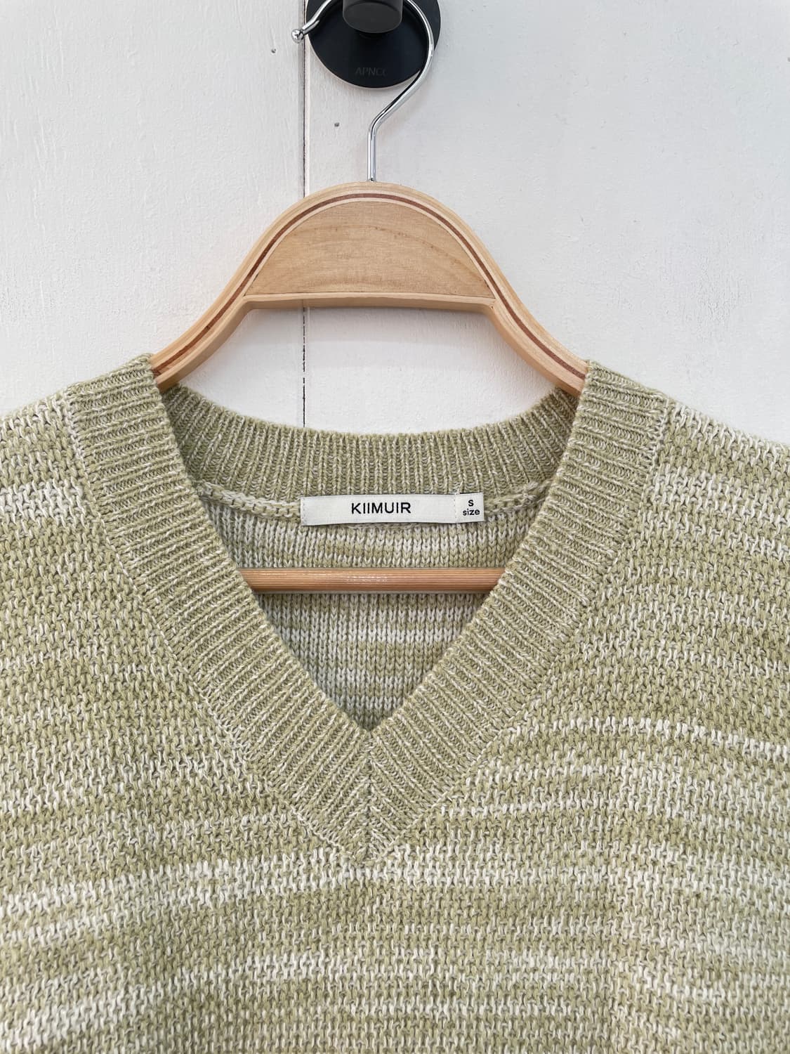 KIIMUIR[키뮤어] 그라데이션 브이넥 니트 베스트 상품이미지5
