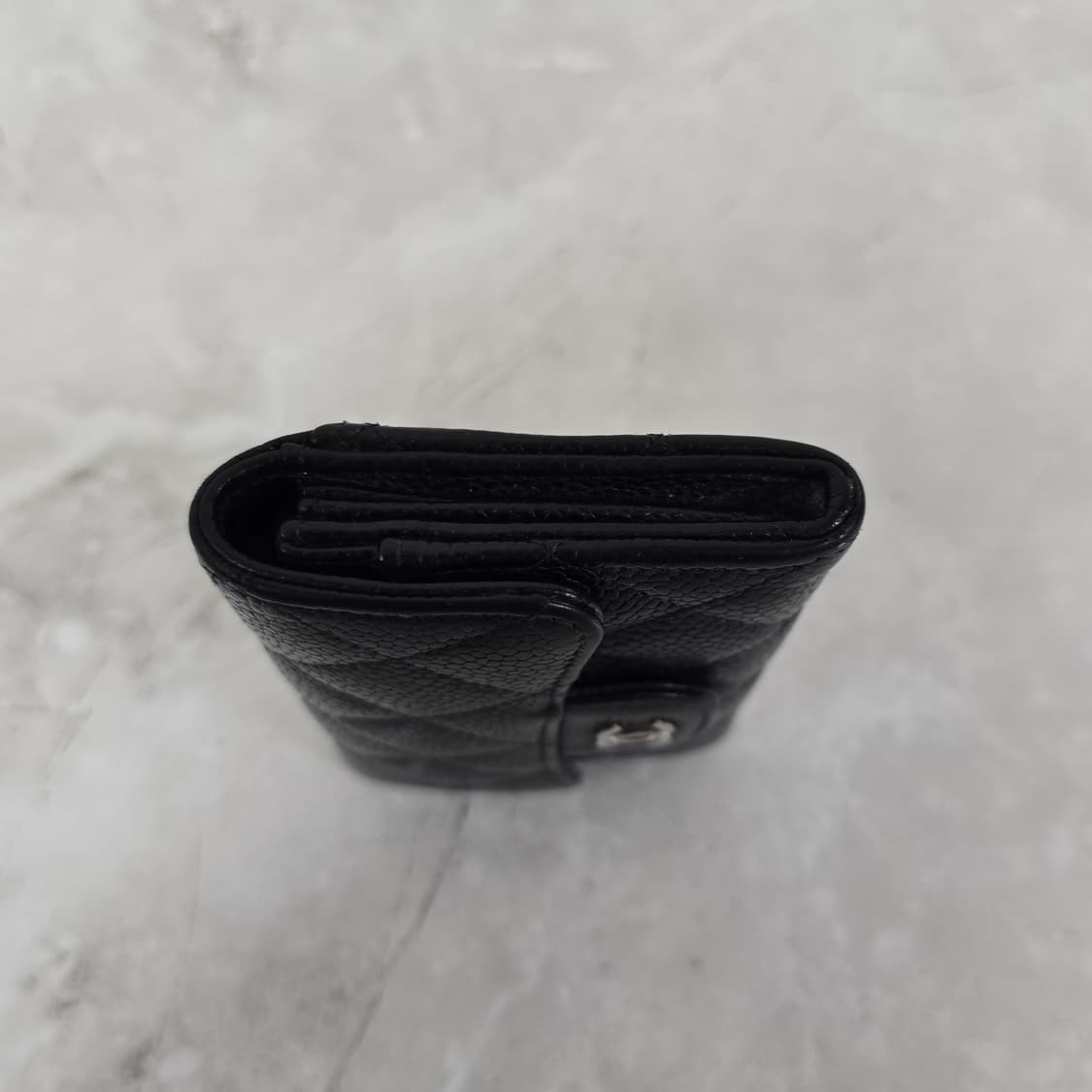 샤넬 캐비어 클래식 카드 지갑 판매 상품이미지4