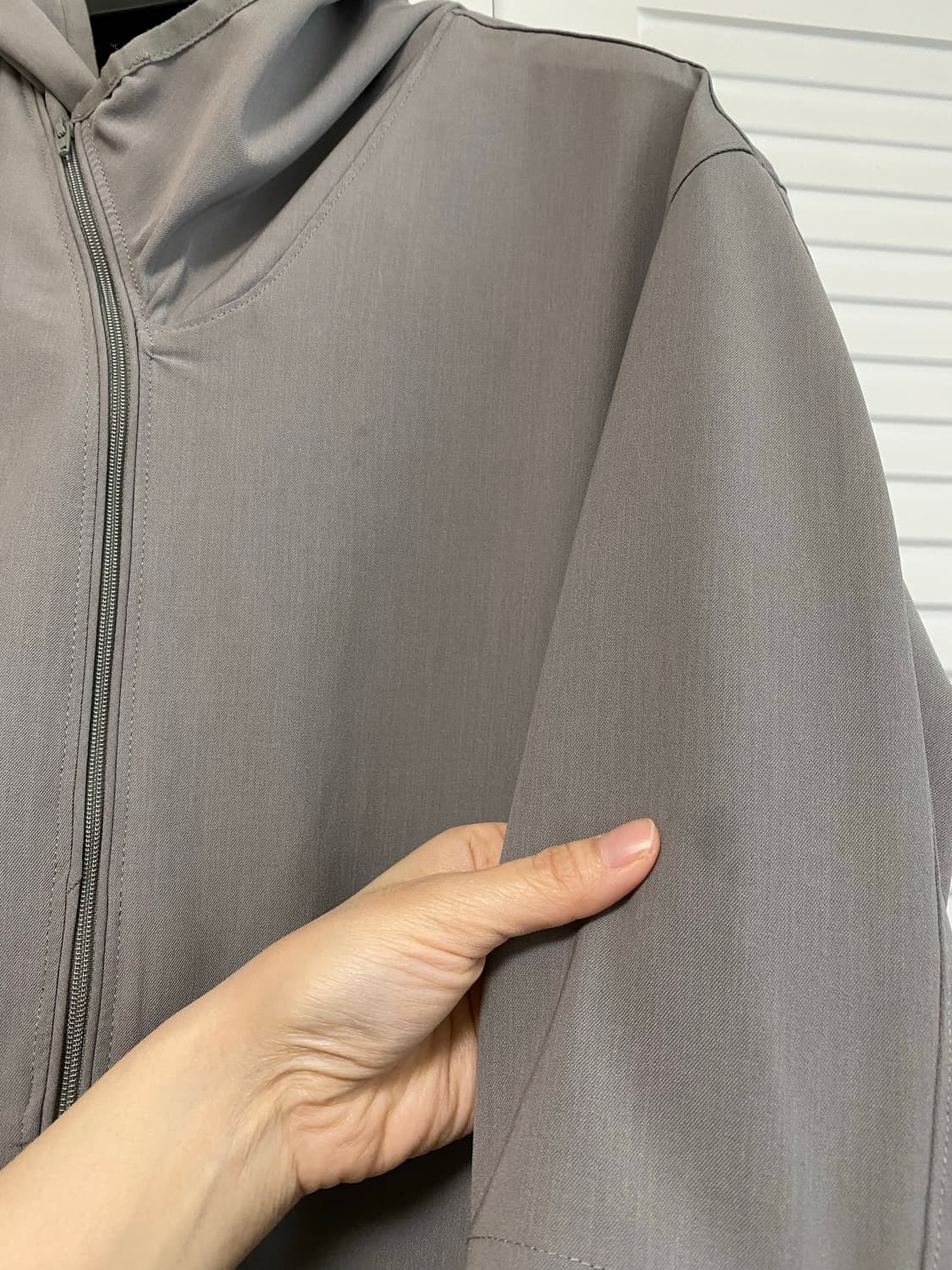 누마레 ee 컷아웃 슬리브 후디 집 자켓 m사이즈 상품이미지5