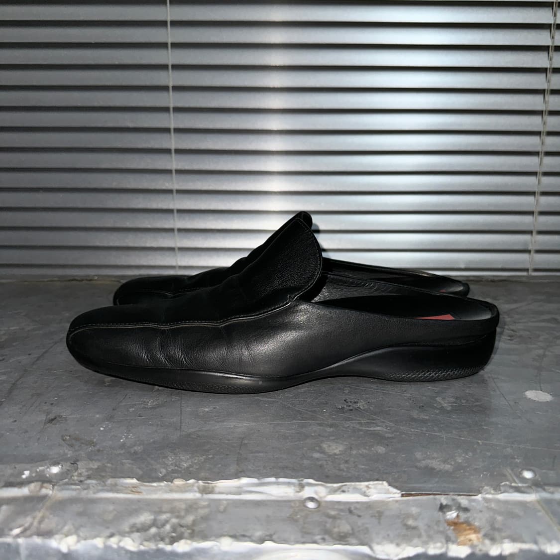 00s 블랙 프라다 스포츠 스퀘어 토 슬리퍼 뮬 상품이미지3