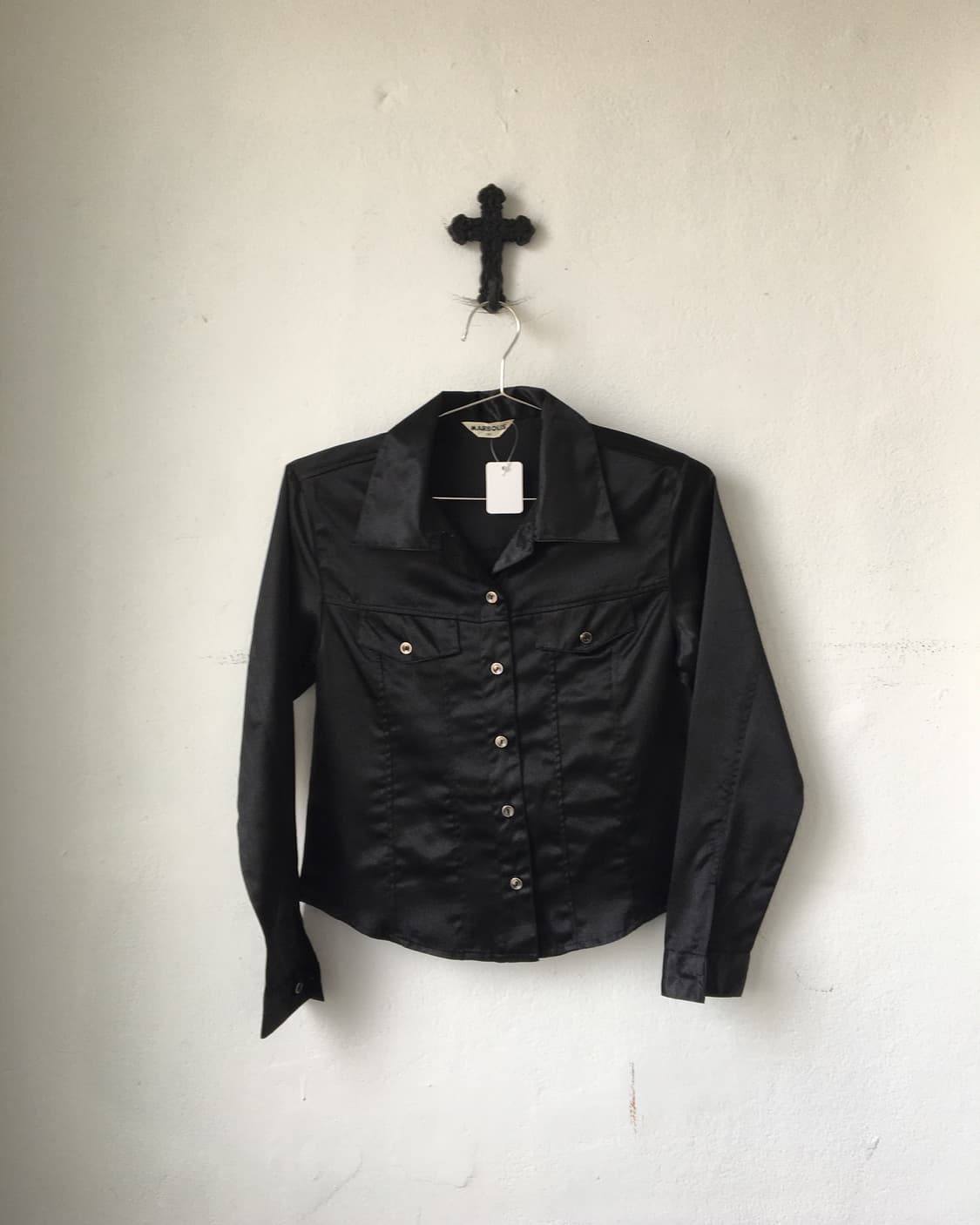 Glossy line detail shirt 상품이미지1