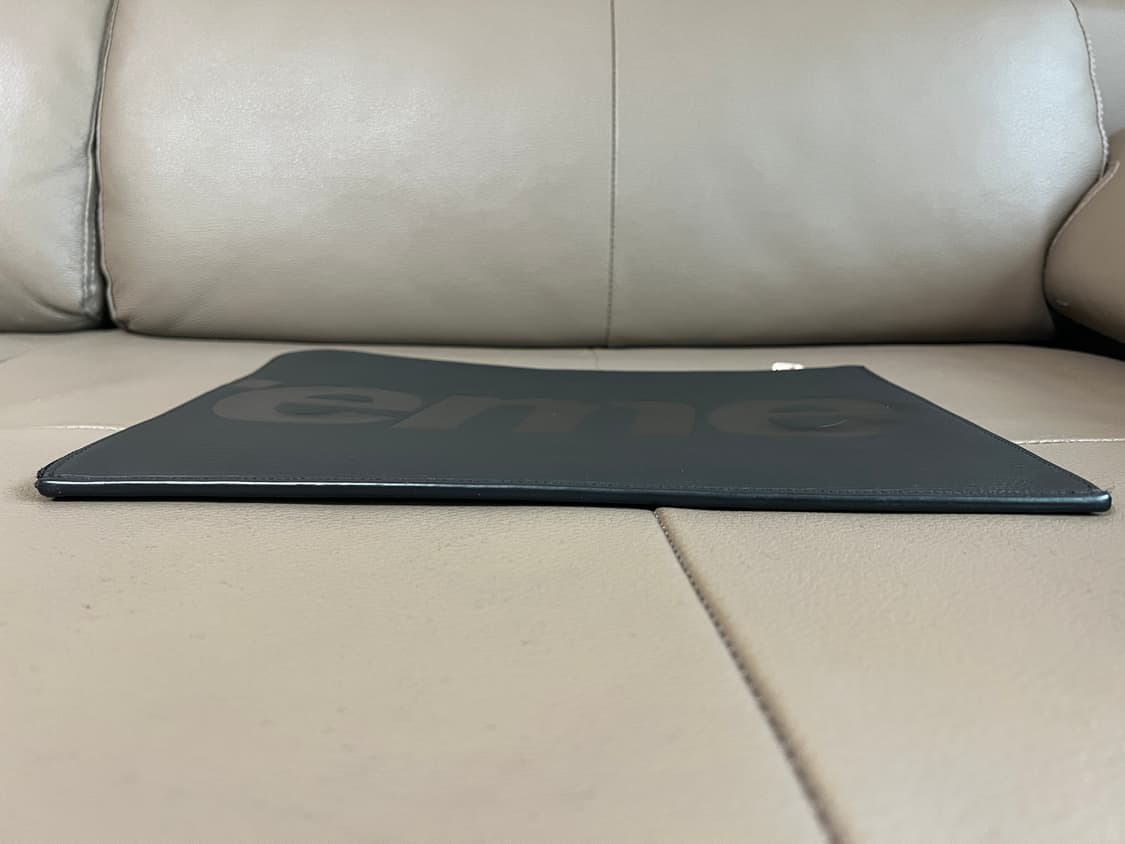 루이비통 슈프림 에피 포쉐트주르GM 클러치 블랙 상품이미지6