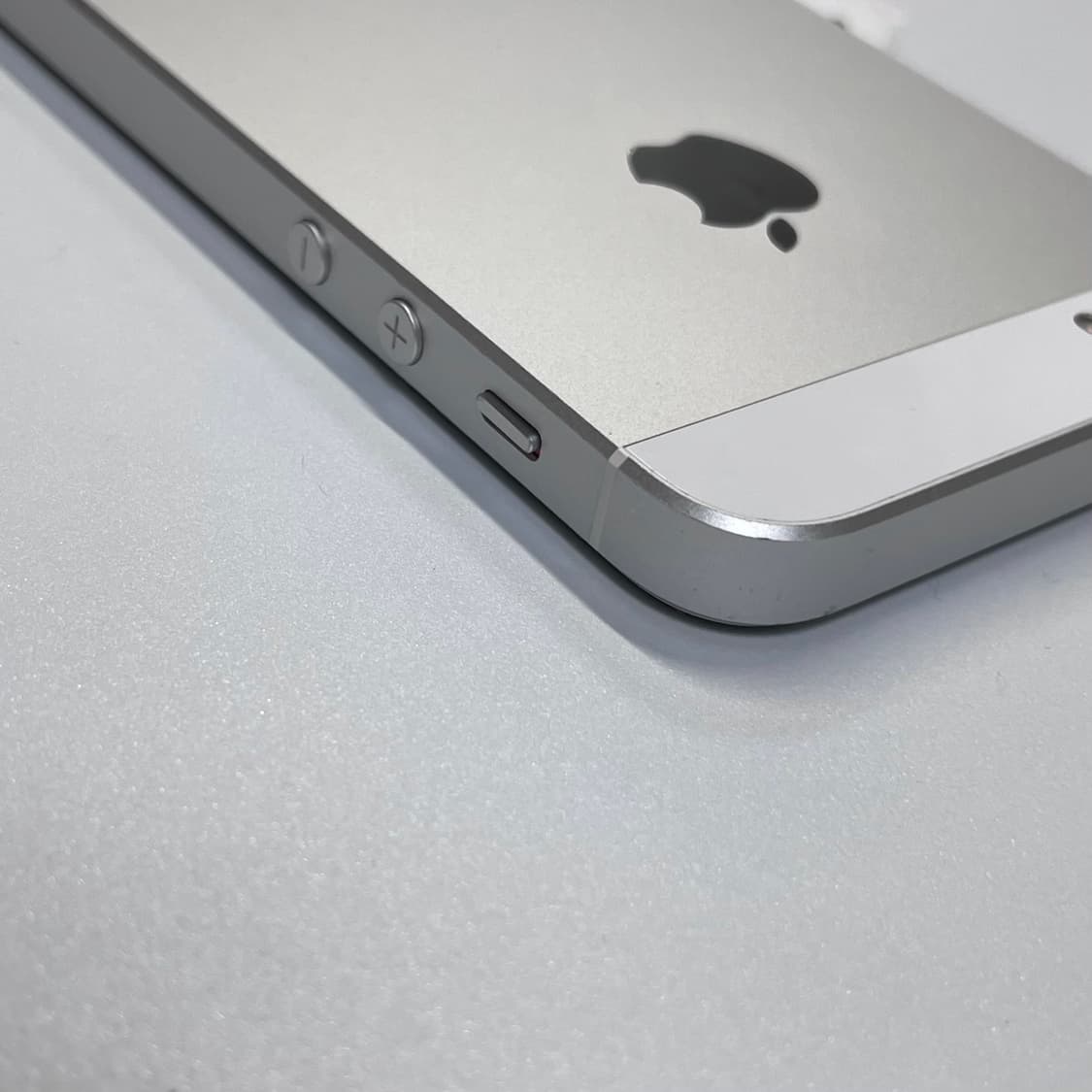 아이폰se 실버 128G 상품이미지5