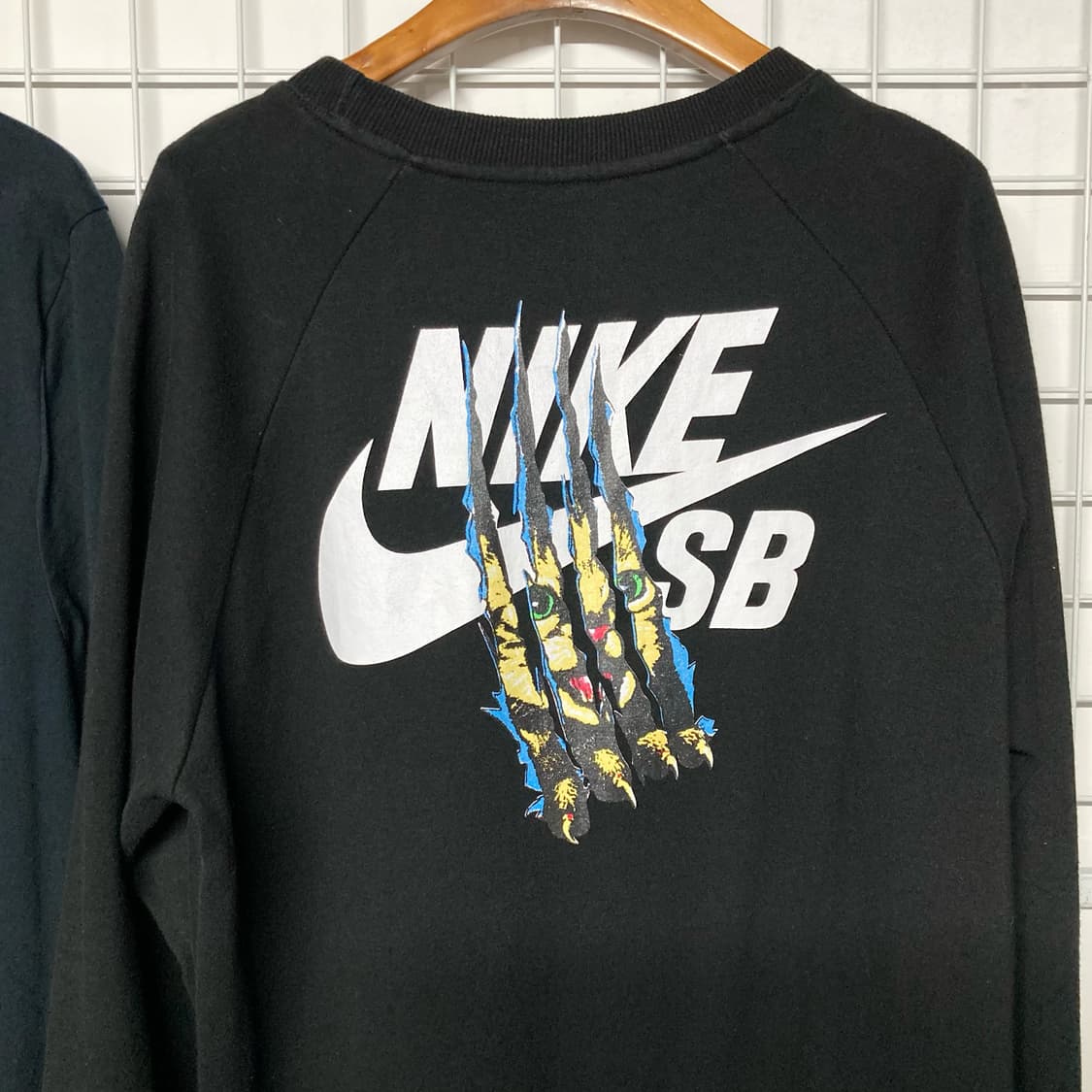 나이키 SB 캣 프린트 스웻셔츠 상품이미지1