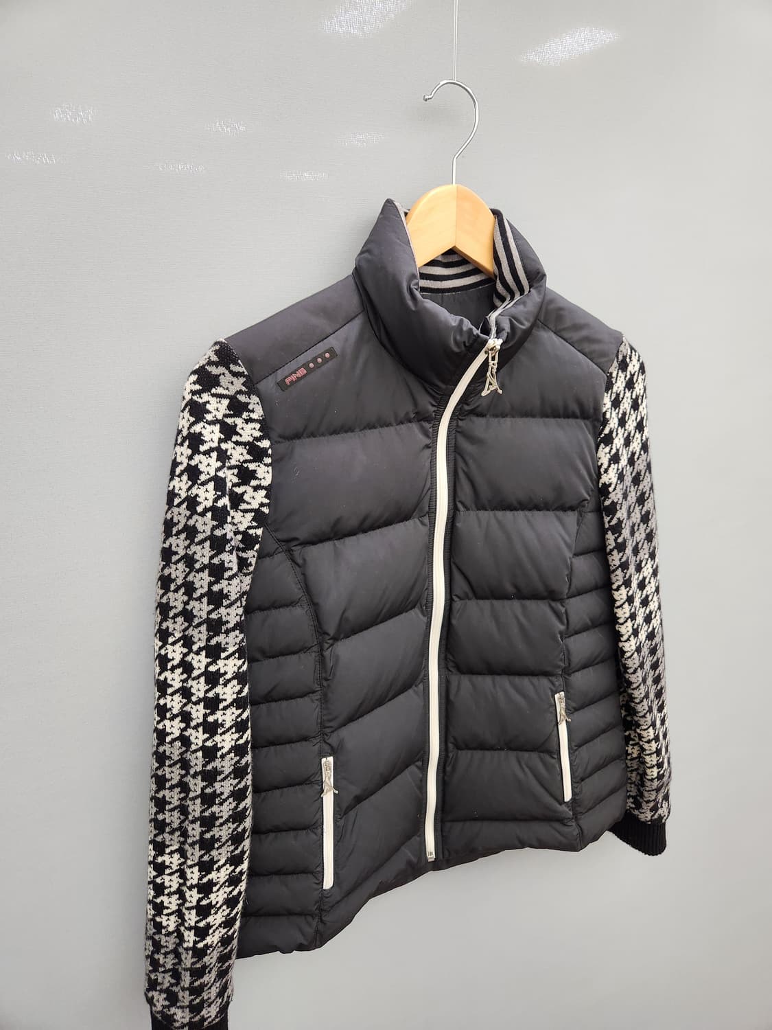 PING 여성 블랙 퀼팅 경량패딩+ 하운즈투스 소매 상품이미지2