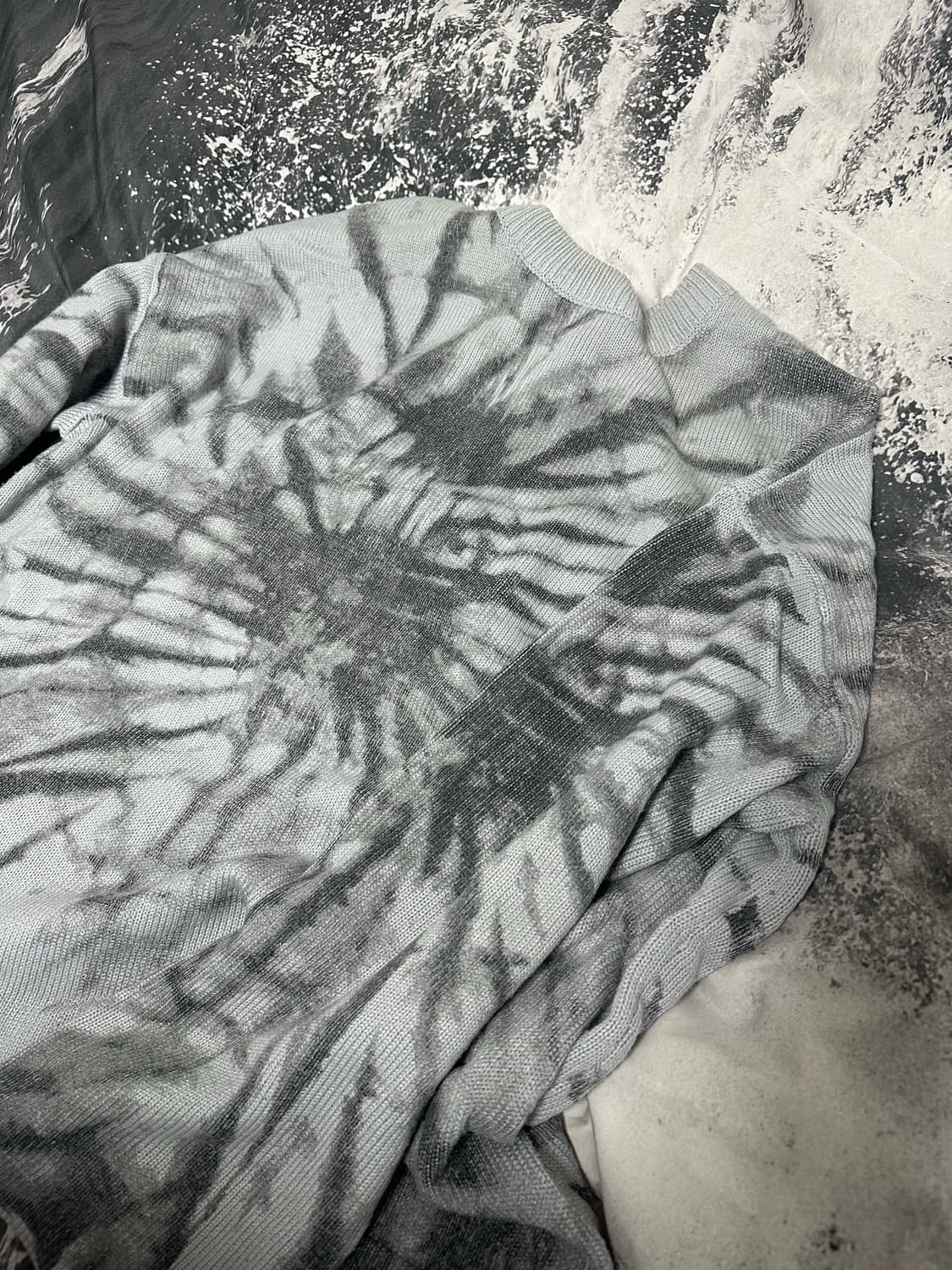 빈티지 그런지 타이다이 오버핏 니트 그레이 상품이미지4