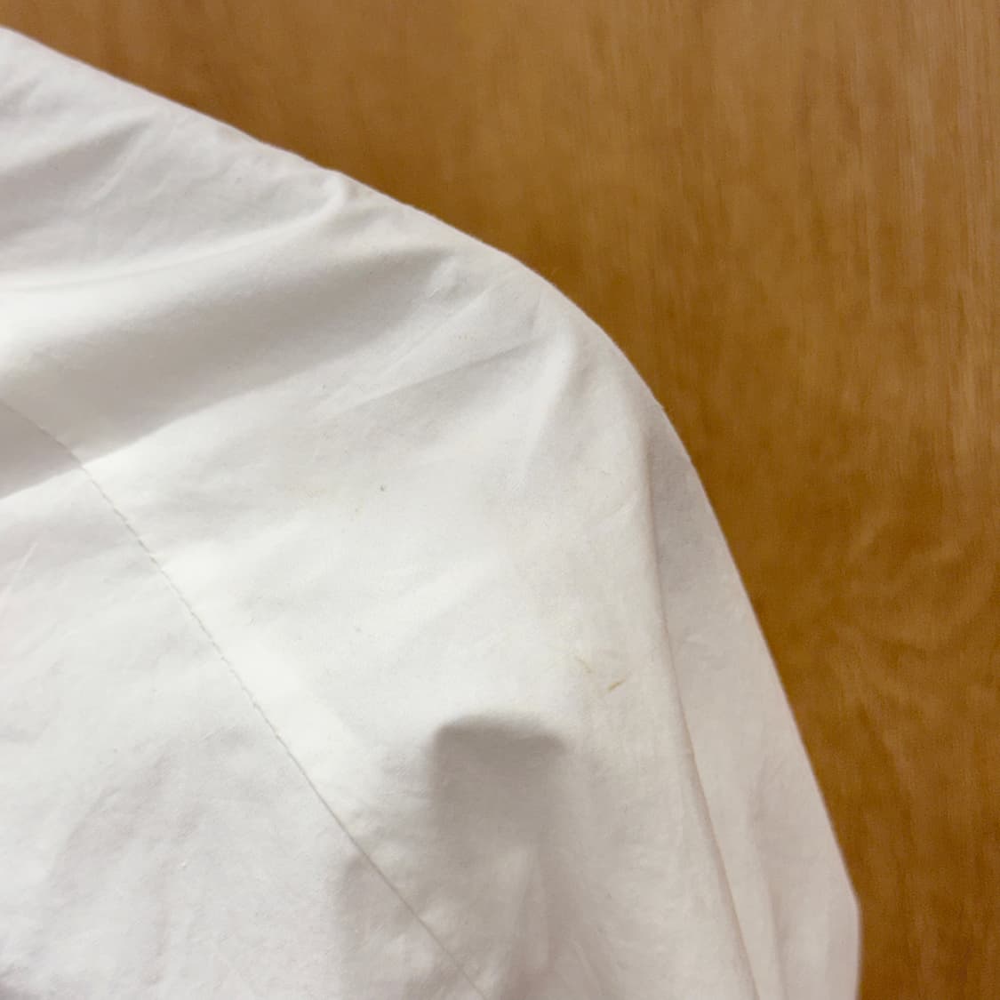 타임 볼륨 슬리브 라운드넥 블라우스 셔링 디테일 미니멀 화이트 상품이미지9