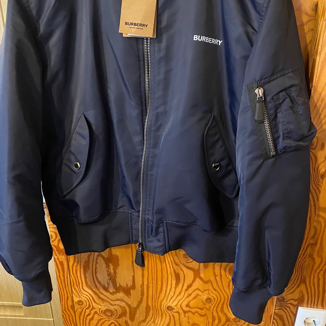 버버리 봄버 자켓 새상품 팝니다.  상품이미지4