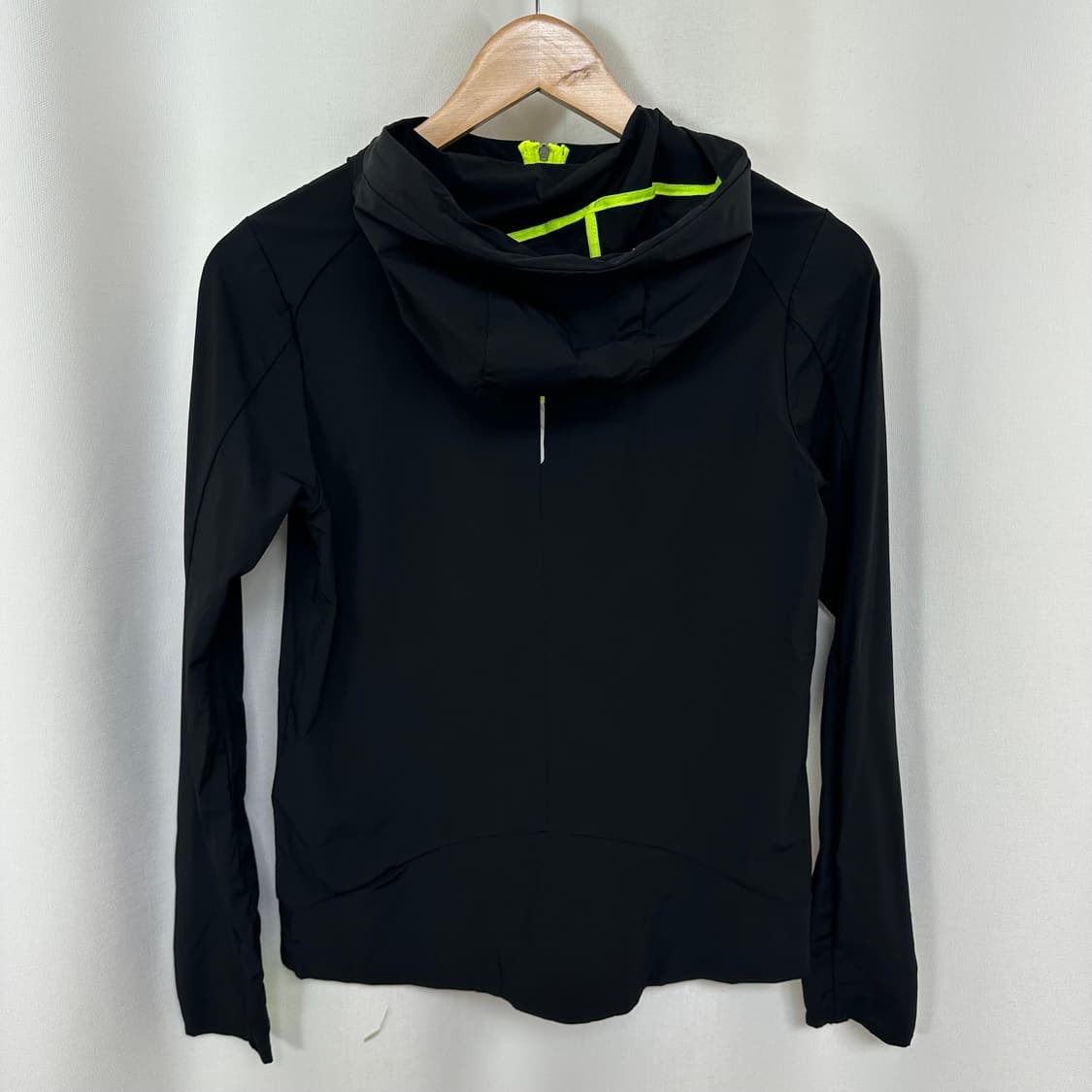  데상트 여자 런닝 후드 집업자켓 검정 85 상품이미지7