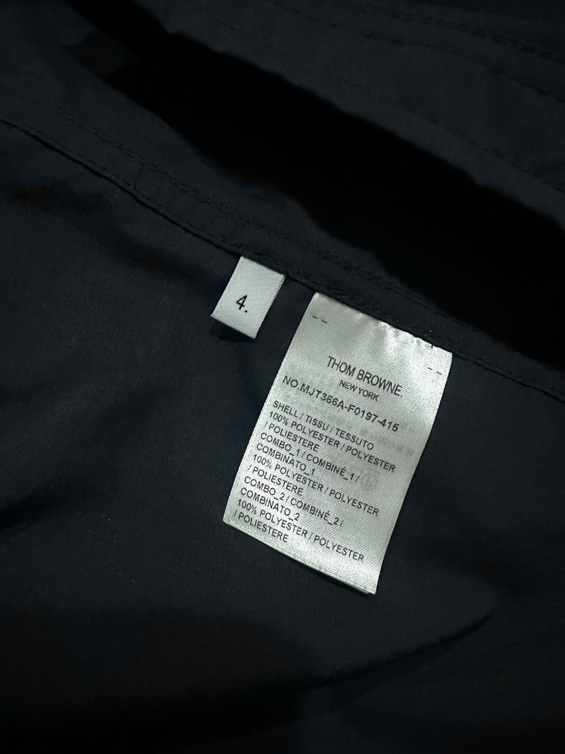 톰브라운 바람막이 상품이미지3