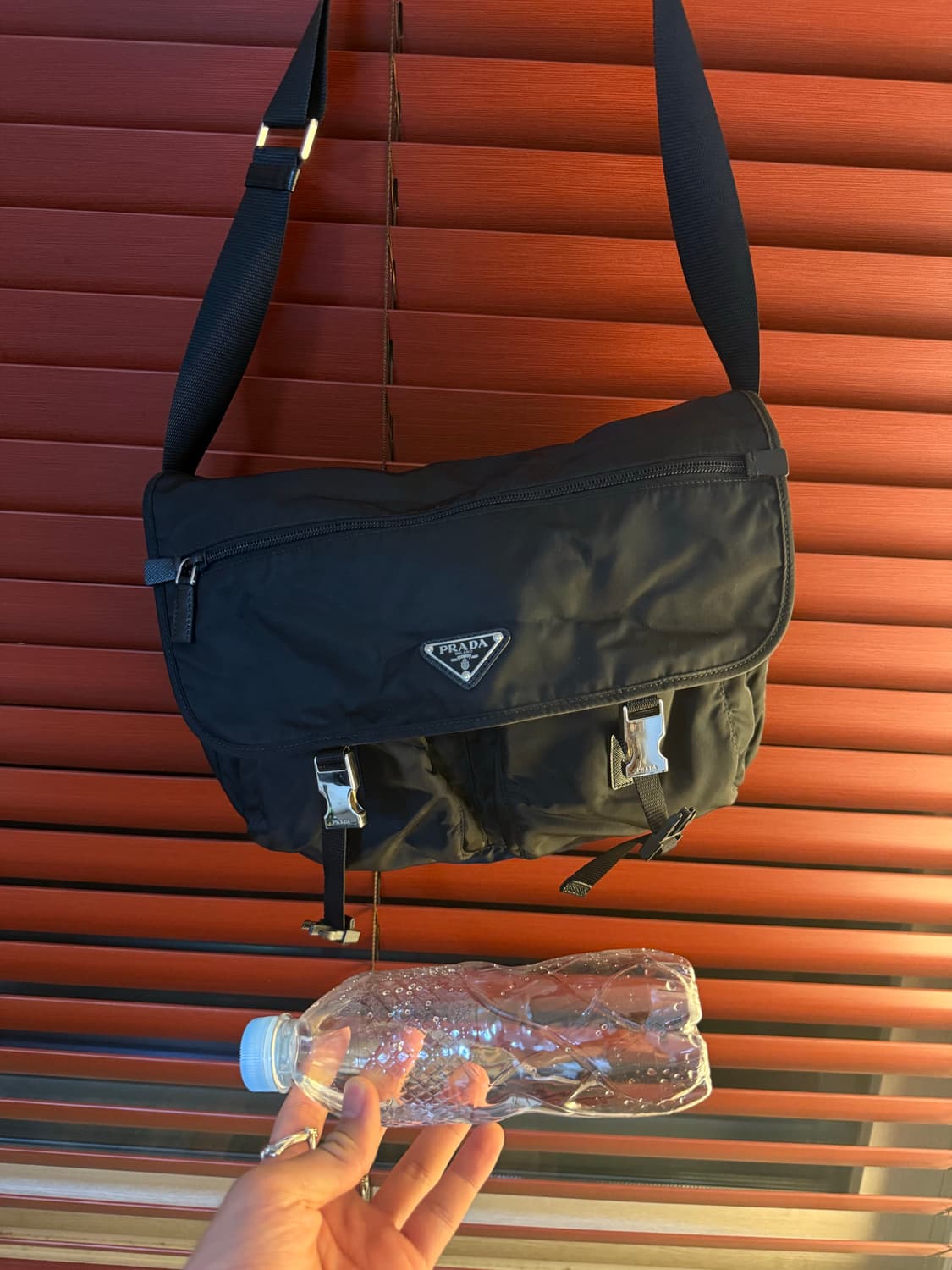 프라다 테수토 투 포켓 버클 메신저백 상품이미지8