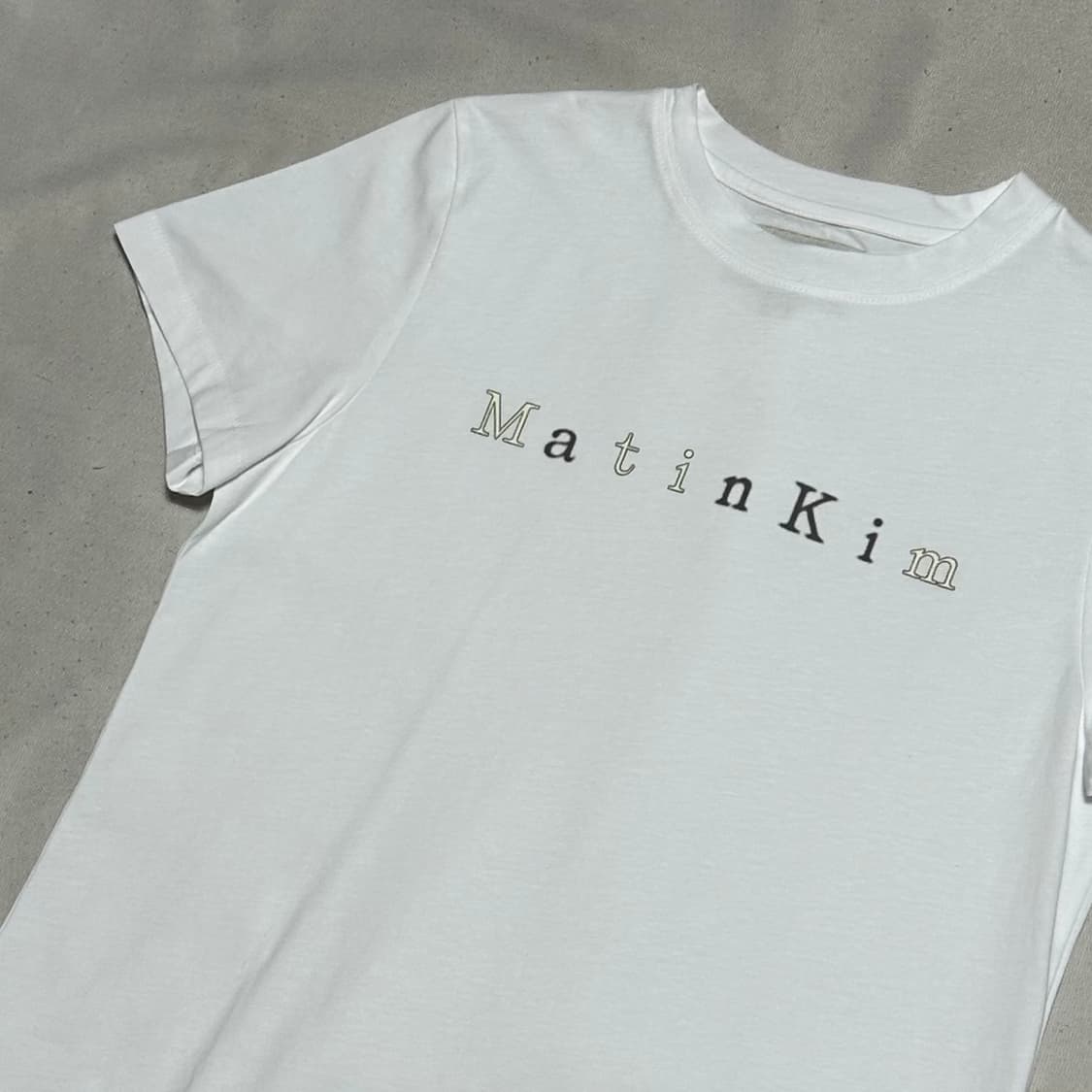 M 새상품 마뗑킴 여성용 화이트 반팔티 상품이미지1