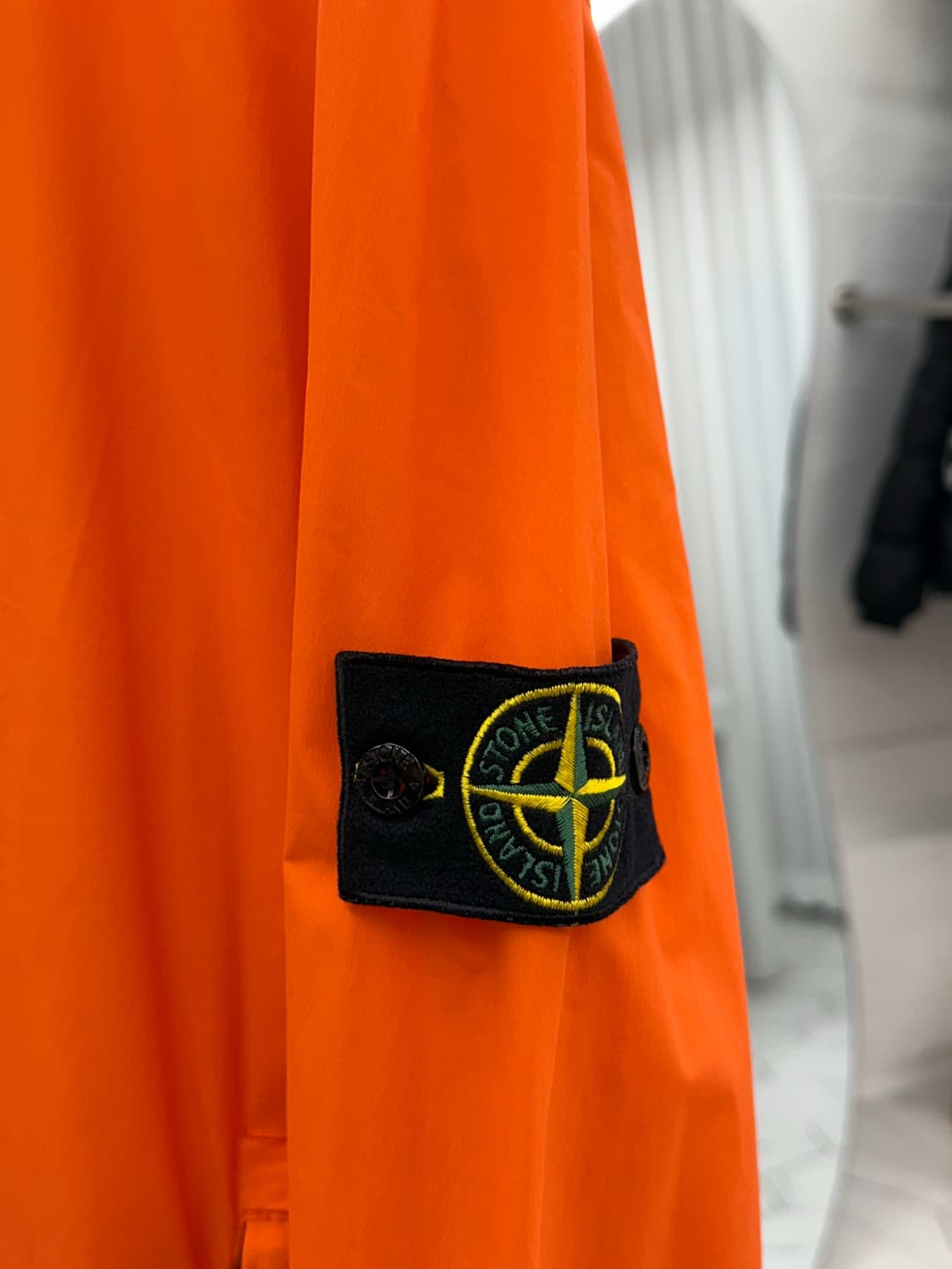 [L] 스톤아일랜드 스킨터치 나일론 TC 바람막이 상품이미지3