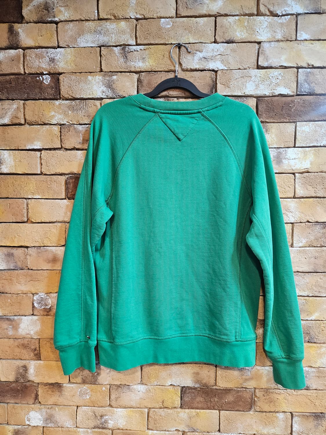 타미힐피거 맨투맨  그린 상품이미지2