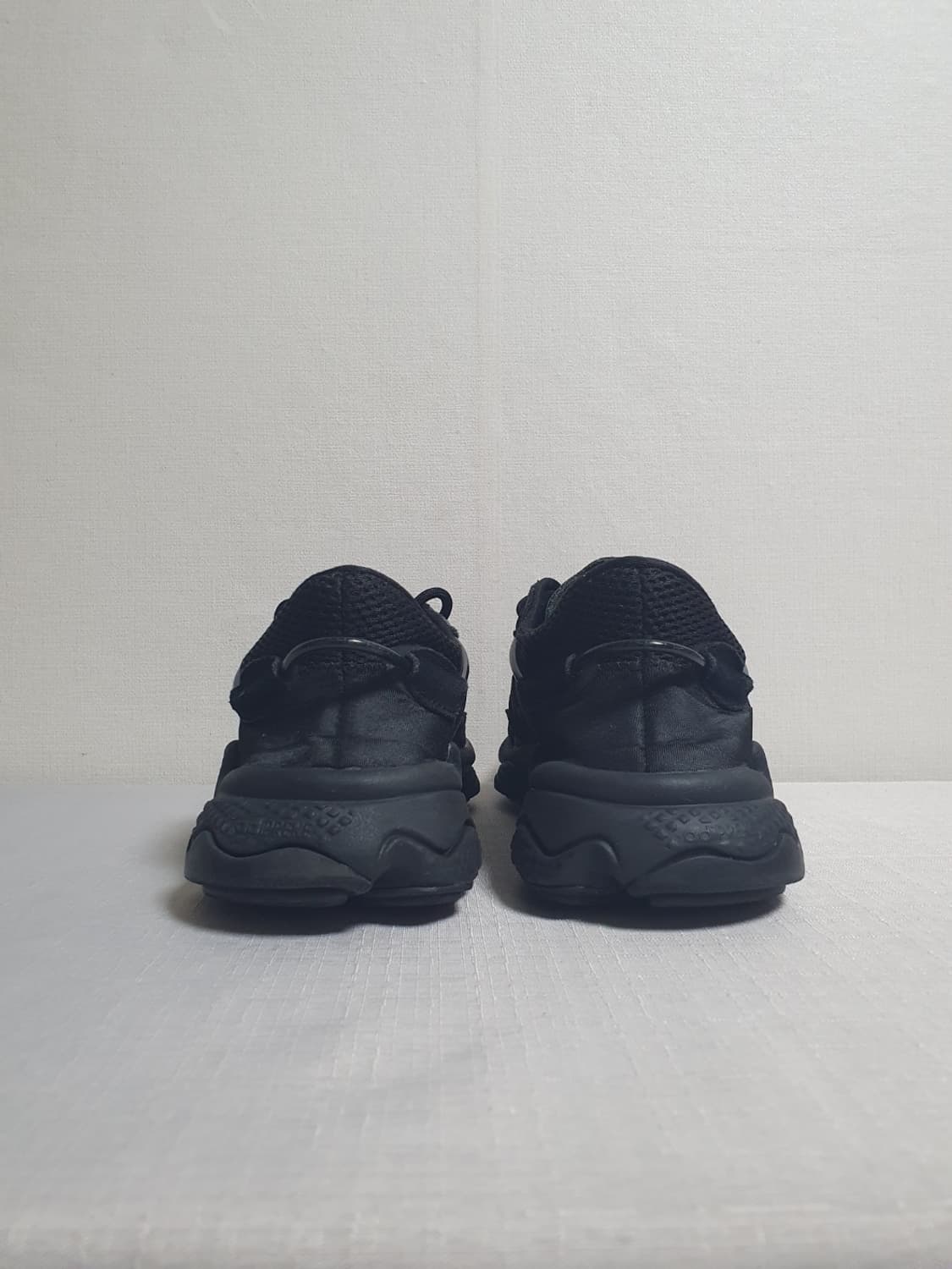 아디다스 오즈위고 트리플블랙 240mm 상품이미지4