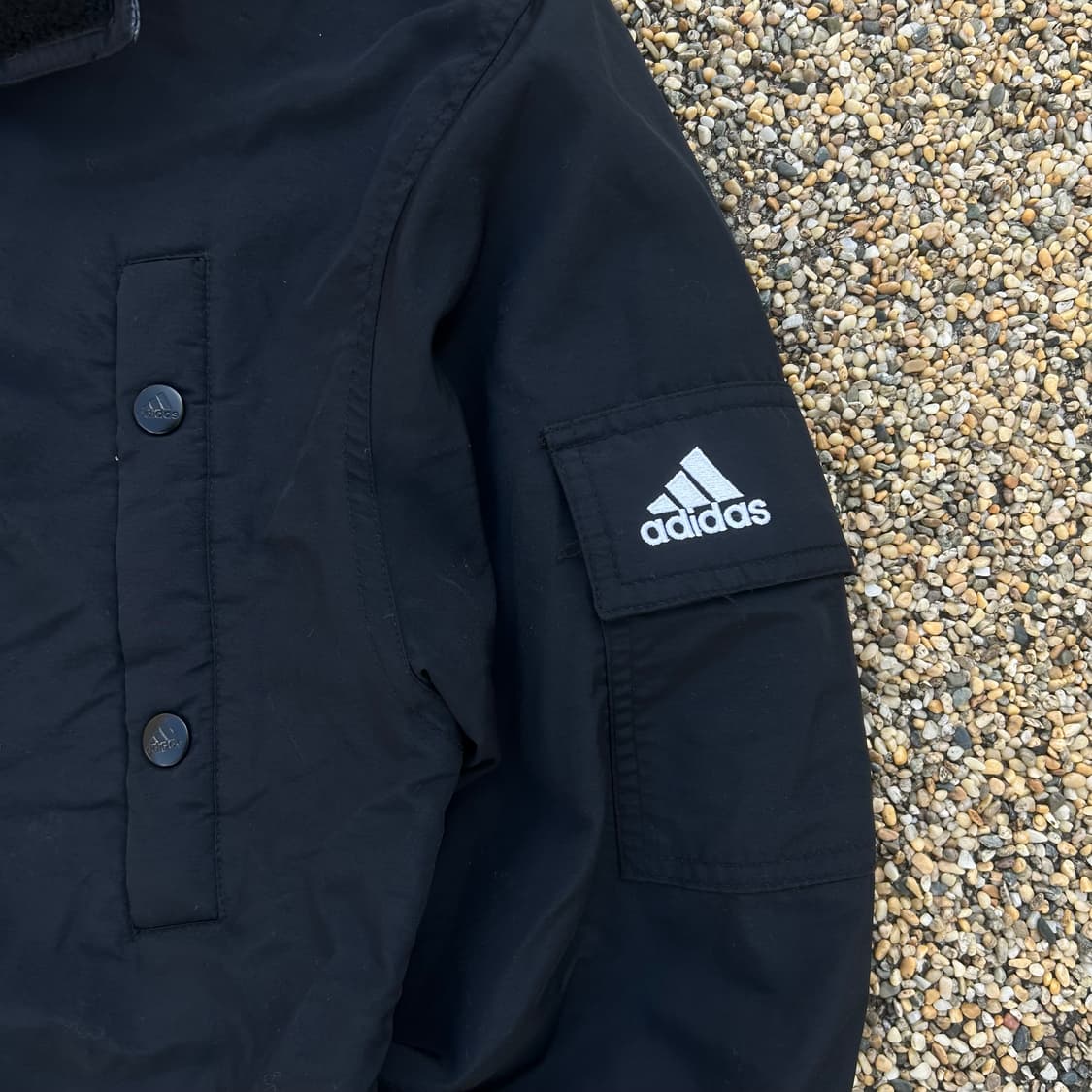 아디다스 블랙 사이드로고 바람막이 상품이미지4