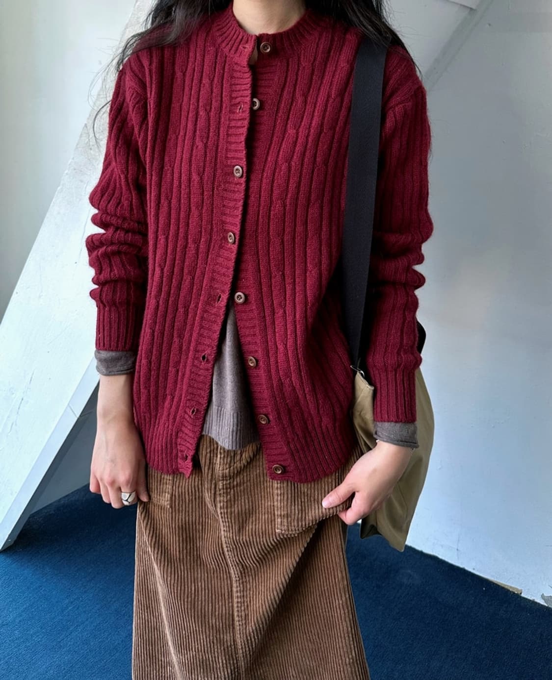 Middle gauge wool crewneck knit cardigan 상품이미지10