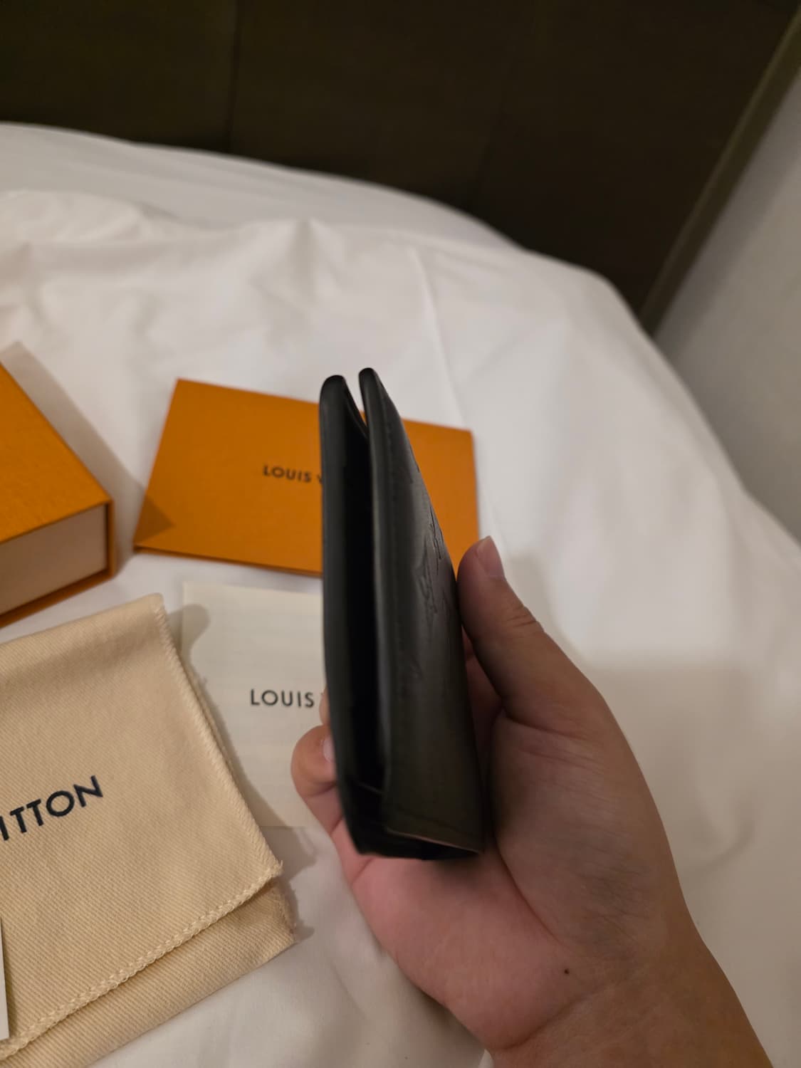 [새상품급,풀구성]25ss 루이비통 쉐도우 반지갑 상품이미지7