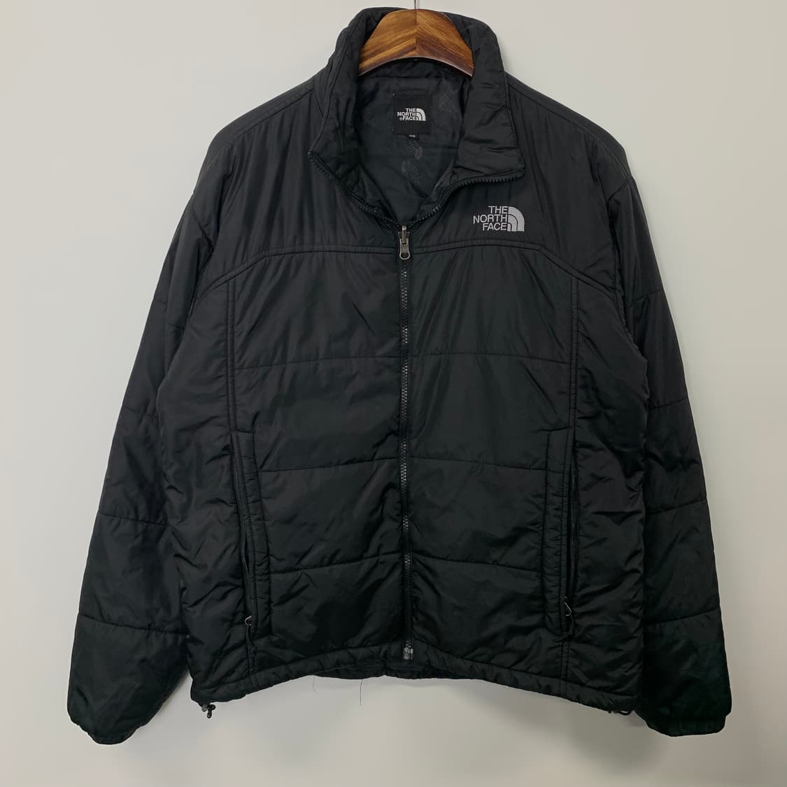 노스페이스 자수로고 블랙 경량 패딩  상품이미지2