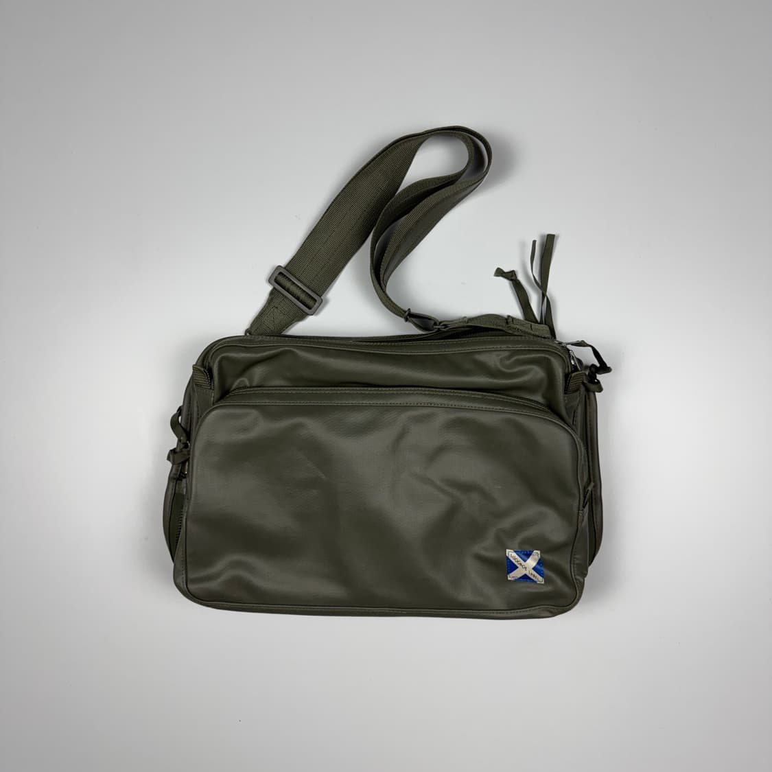 요시다포터 러기지라벨 뉴라이너 숄더백 올리브 상품이미지1