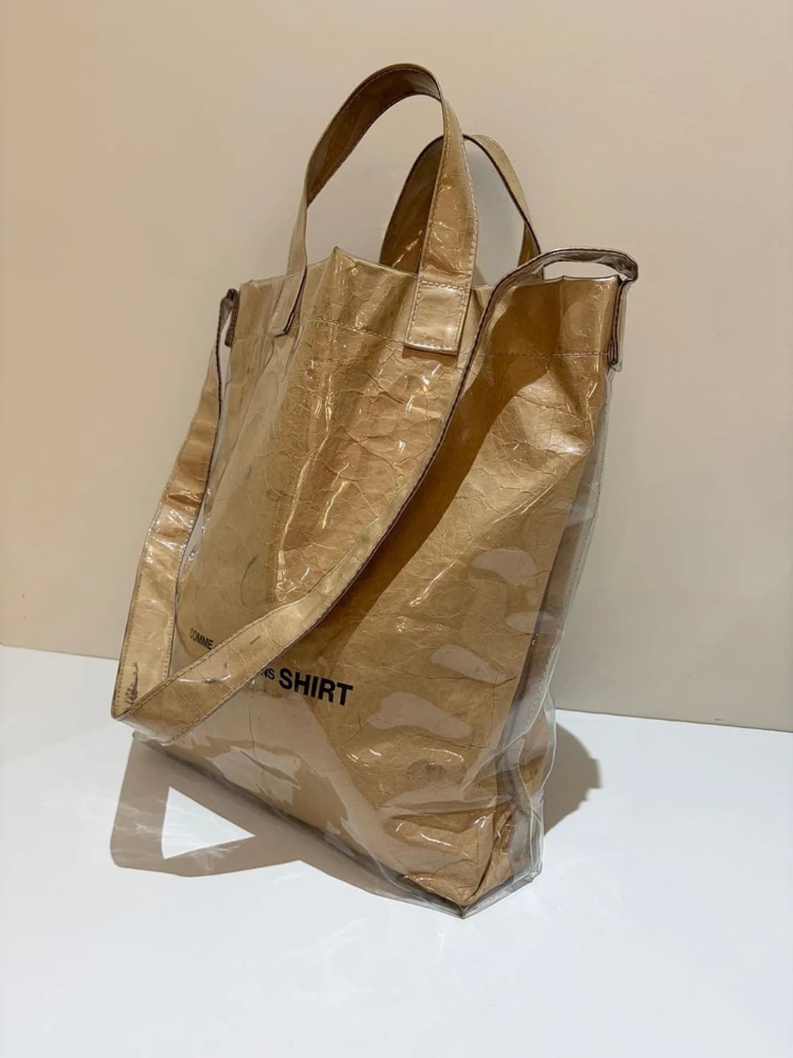 꼼데가르송 셔츠 PVC 페이퍼 토트백 Q1555 상품이미지2