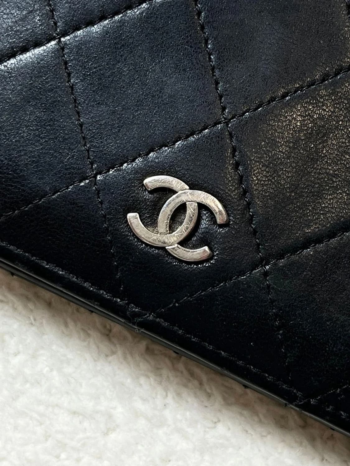 샤넬 클래식 퀼팅 램스킨 장지갑 A1663 상품이미지2