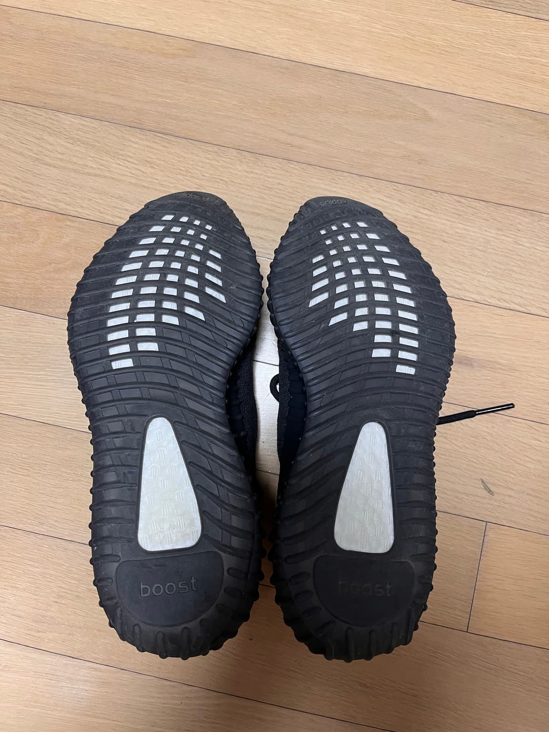 이지부스트 350 v2 오닉스 상품이미지7