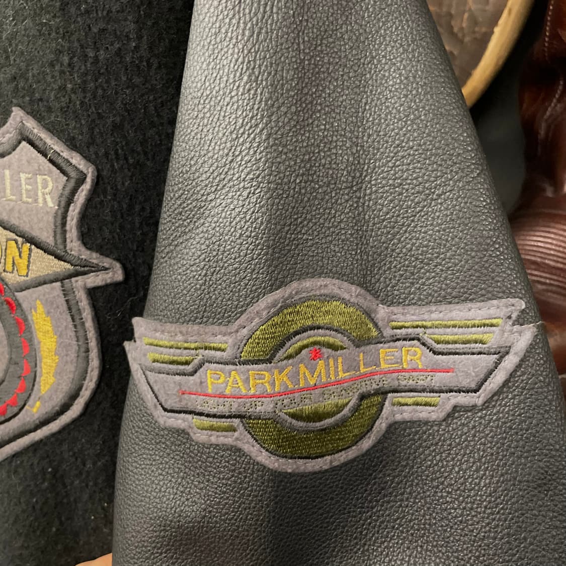 90s 파크 밀러 빅 자수 패치 레더 암 바시티 자켓 상품이미지4